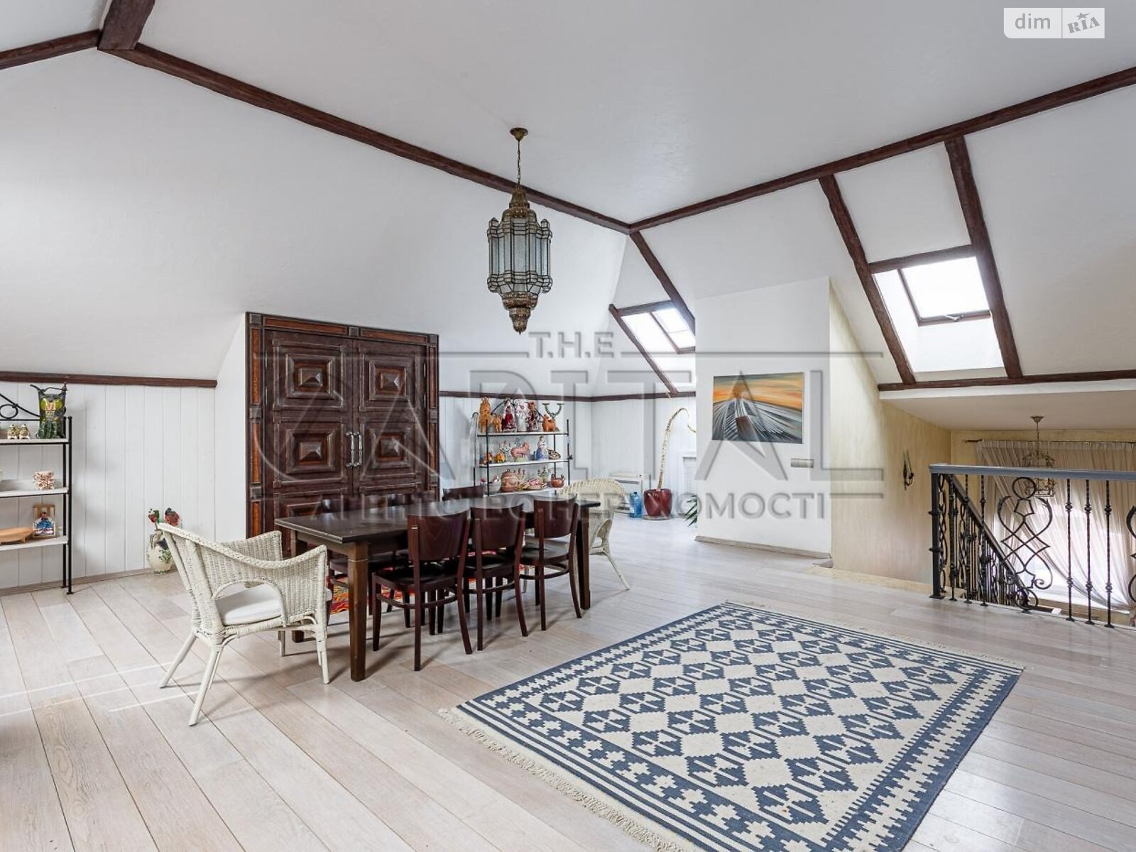 триповерховий будинок з мансардою, 800 кв. м, цегла. Продаж у Крюківщині фото 1 триповерховий будинок з мансардою, 800 кв. м, цегла. Продаж у Крюківщині фото 1