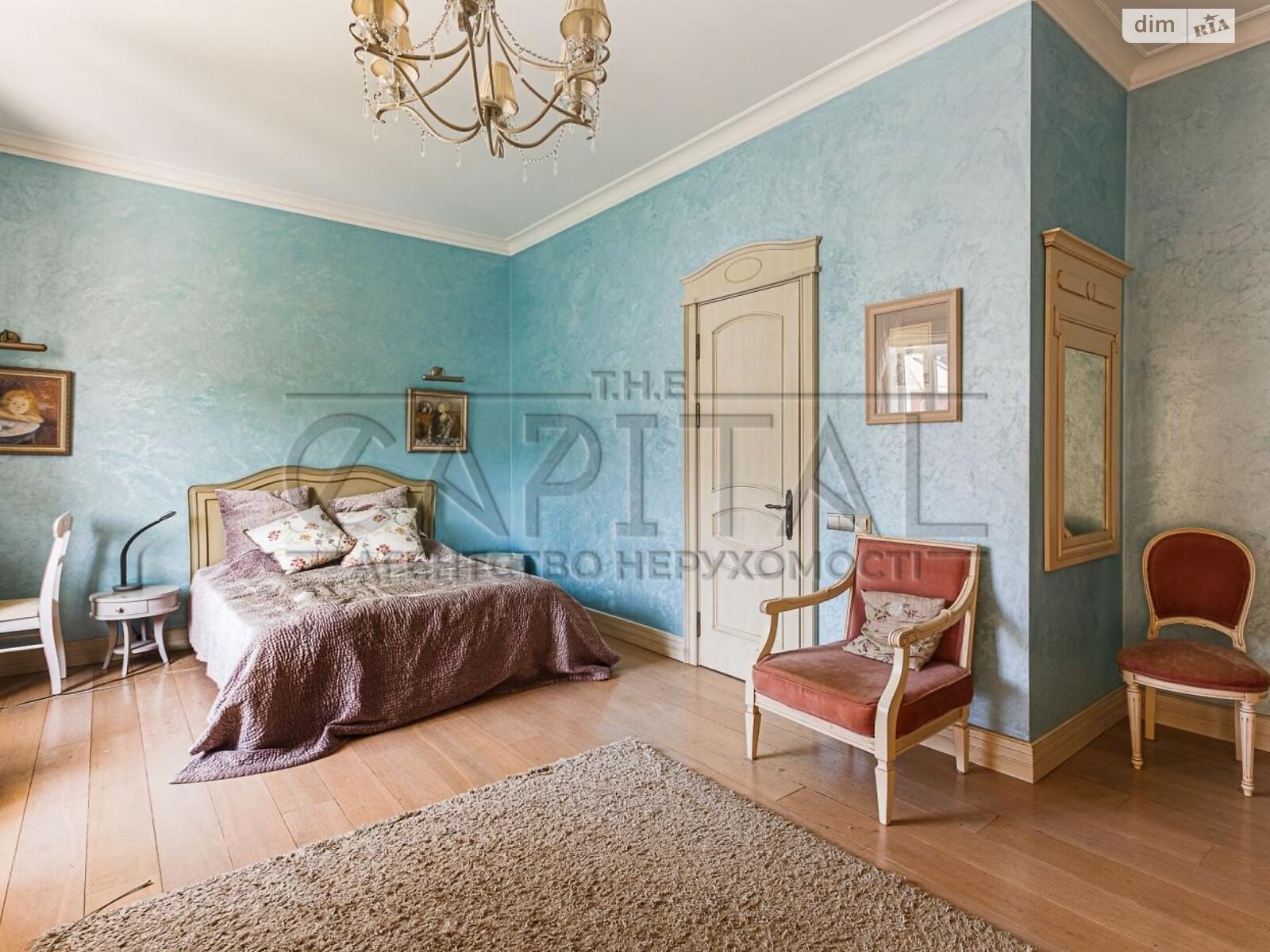 триповерховий будинок з мансардою, 800 кв. м, цегла. Продаж у Крюківщині фото 1 триповерховий будинок з мансардою, 800 кв. м, цегла. Продаж у Крюківщині фото 1