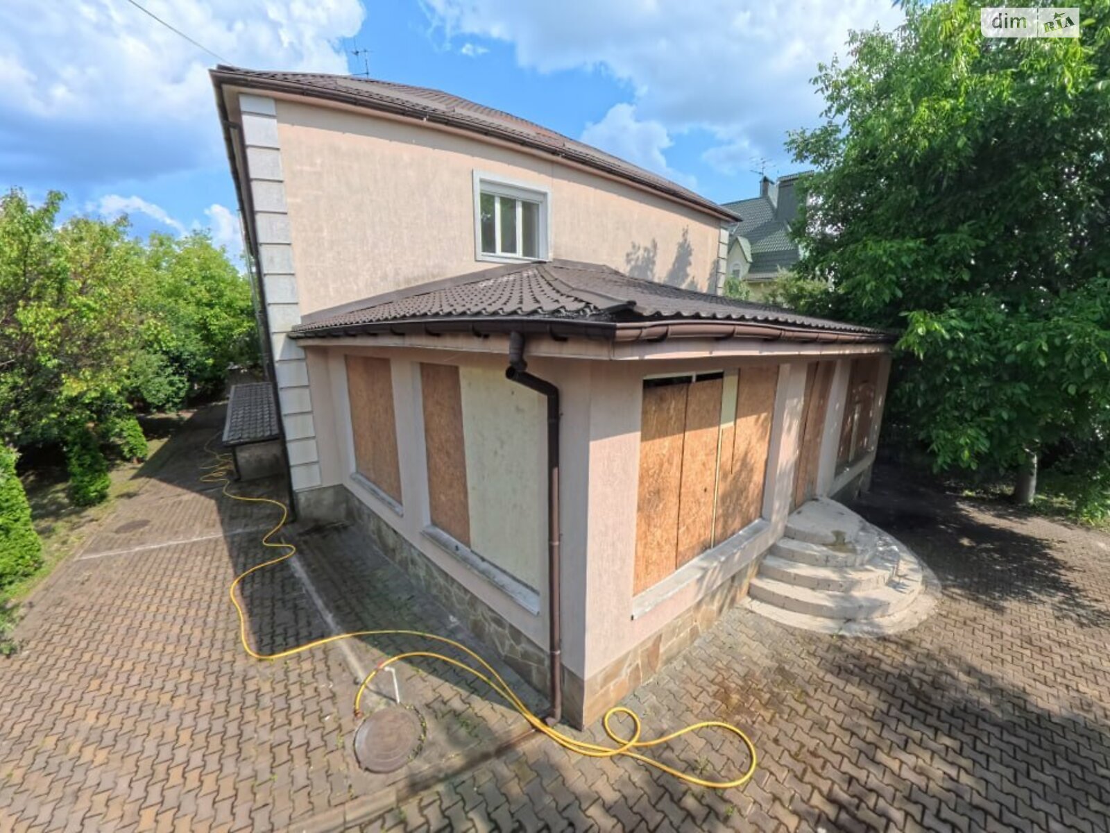 двоповерховий будинок з верандою, 670 кв. м, цегла. Продаж у Крюківщині фото 1 двоповерховий будинок з верандою, 670 кв. м, цегла. Продаж у Крюківщині фото 1