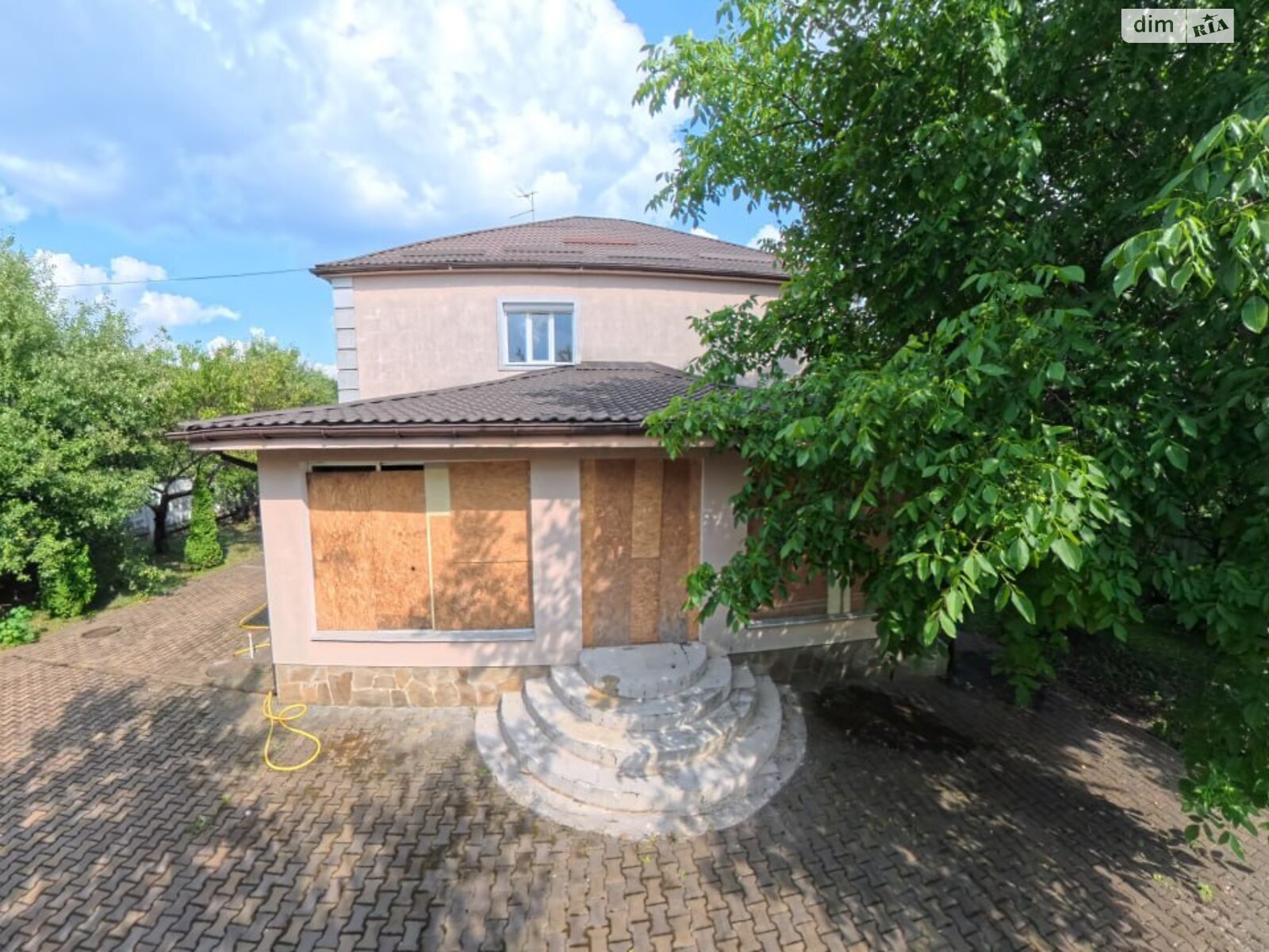 двоповерховий будинок з верандою, 670 кв. м, цегла. Продаж у Крюківщині фото 1 двоповерховий будинок з верандою, 670 кв. м, цегла. Продаж у Крюківщині фото 1