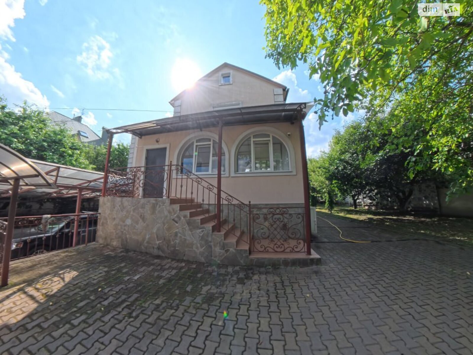 двоповерховий будинок з верандою, 670 кв. м, цегла. Продаж у Крюківщині фото 1 двоповерховий будинок з верандою, 670 кв. м, цегла. Продаж у Крюківщині фото 1