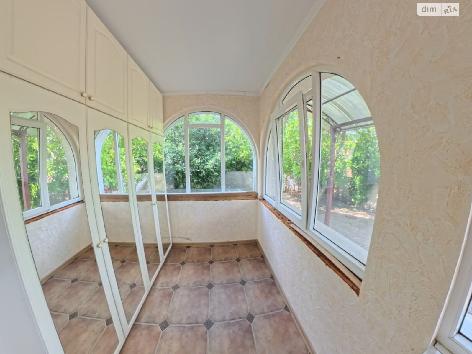двоповерховий будинок з верандою, 670 кв. м, цегла. Продаж у Крюківщині фото 1 двоповерховий будинок з верандою, 670 кв. м, цегла. Продаж у Крюківщині фото 1