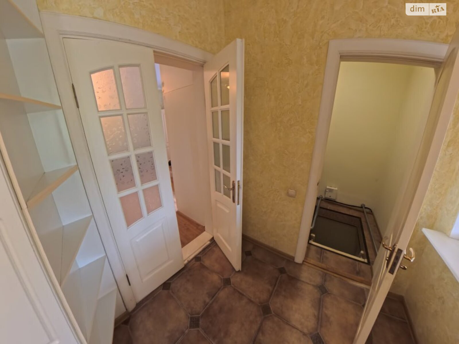 двоповерховий будинок з верандою, 670 кв. м, цегла. Продаж у Крюківщині фото 1 двоповерховий будинок з верандою, 670 кв. м, цегла. Продаж у Крюківщині фото 1