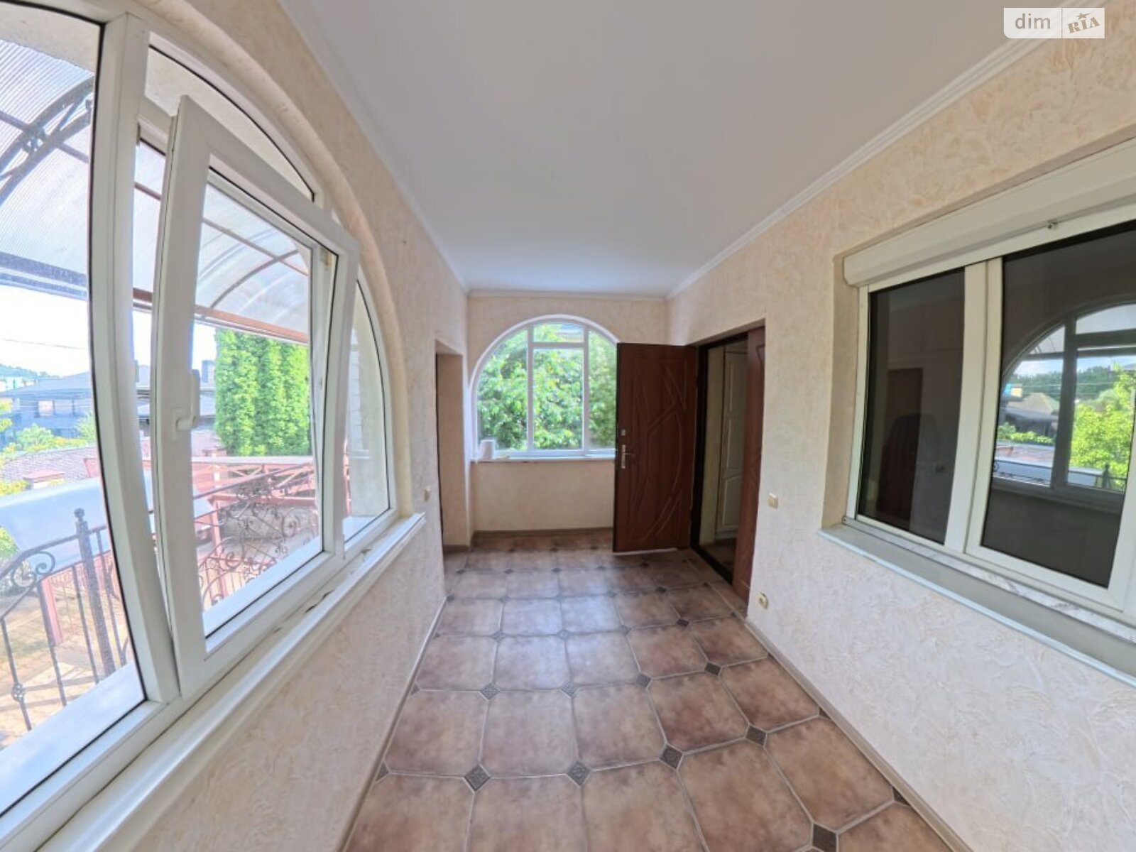 двоповерховий будинок з верандою, 670 кв. м, цегла. Продаж у Крюківщині фото 1 двоповерховий будинок з верандою, 670 кв. м, цегла. Продаж у Крюківщині фото 1