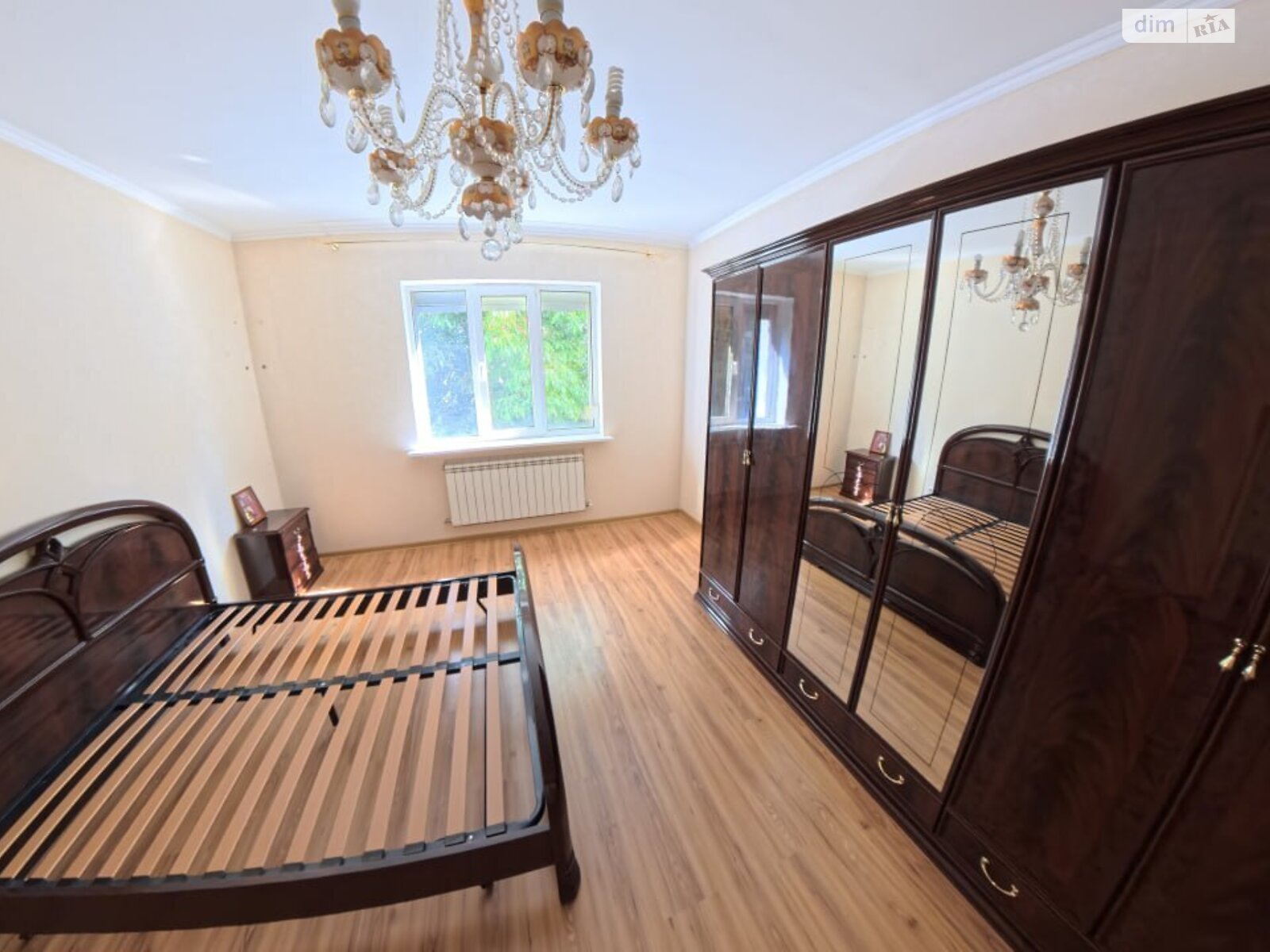 двоповерховий будинок з верандою, 670 кв. м, цегла. Продаж у Крюківщині фото 1 двоповерховий будинок з верандою, 670 кв. м, цегла. Продаж у Крюківщині фото 1