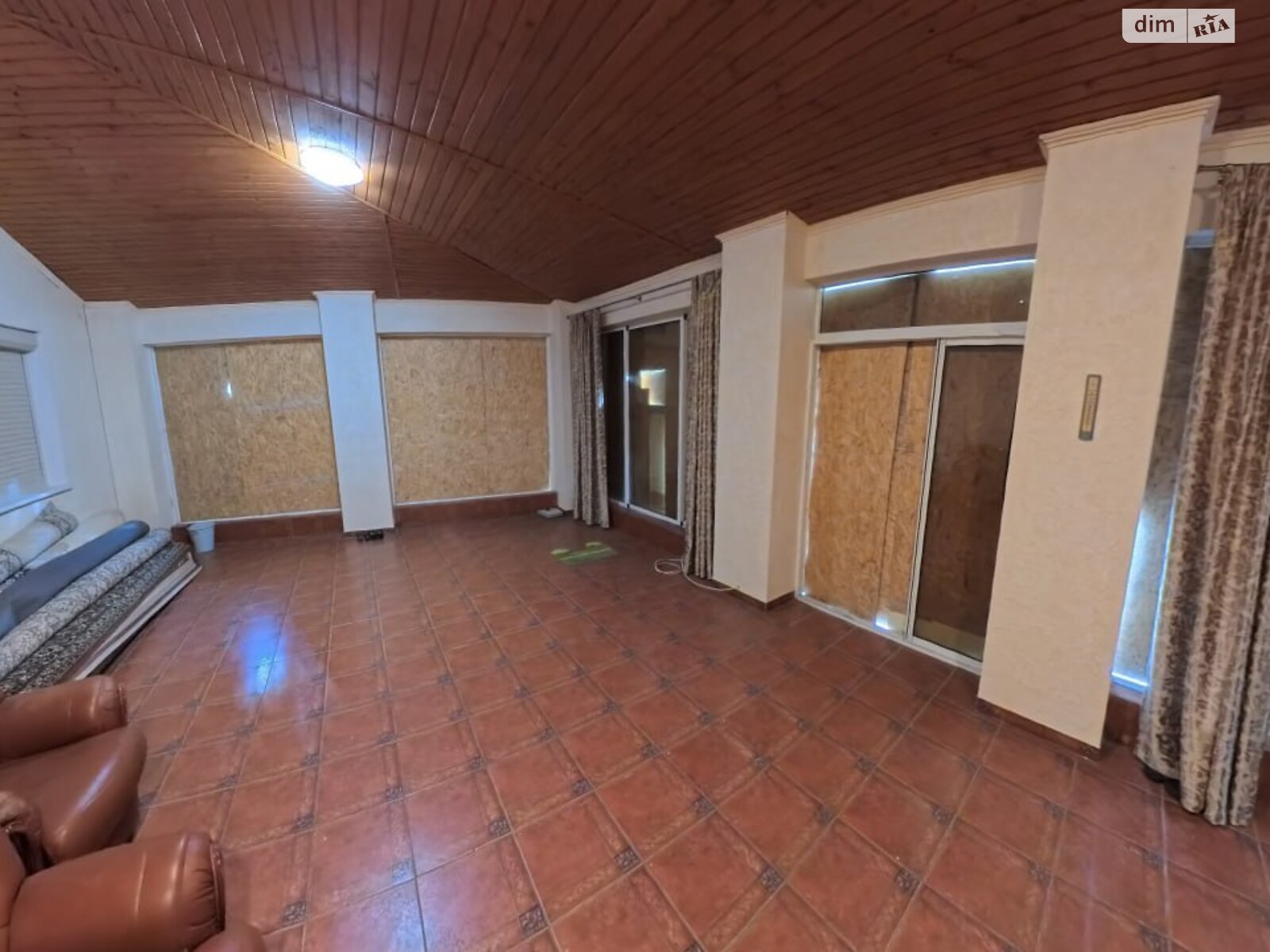двоповерховий будинок з верандою, 670 кв. м, цегла. Продаж у Крюківщині фото 1 двоповерховий будинок з верандою, 670 кв. м, цегла. Продаж у Крюківщині фото 1