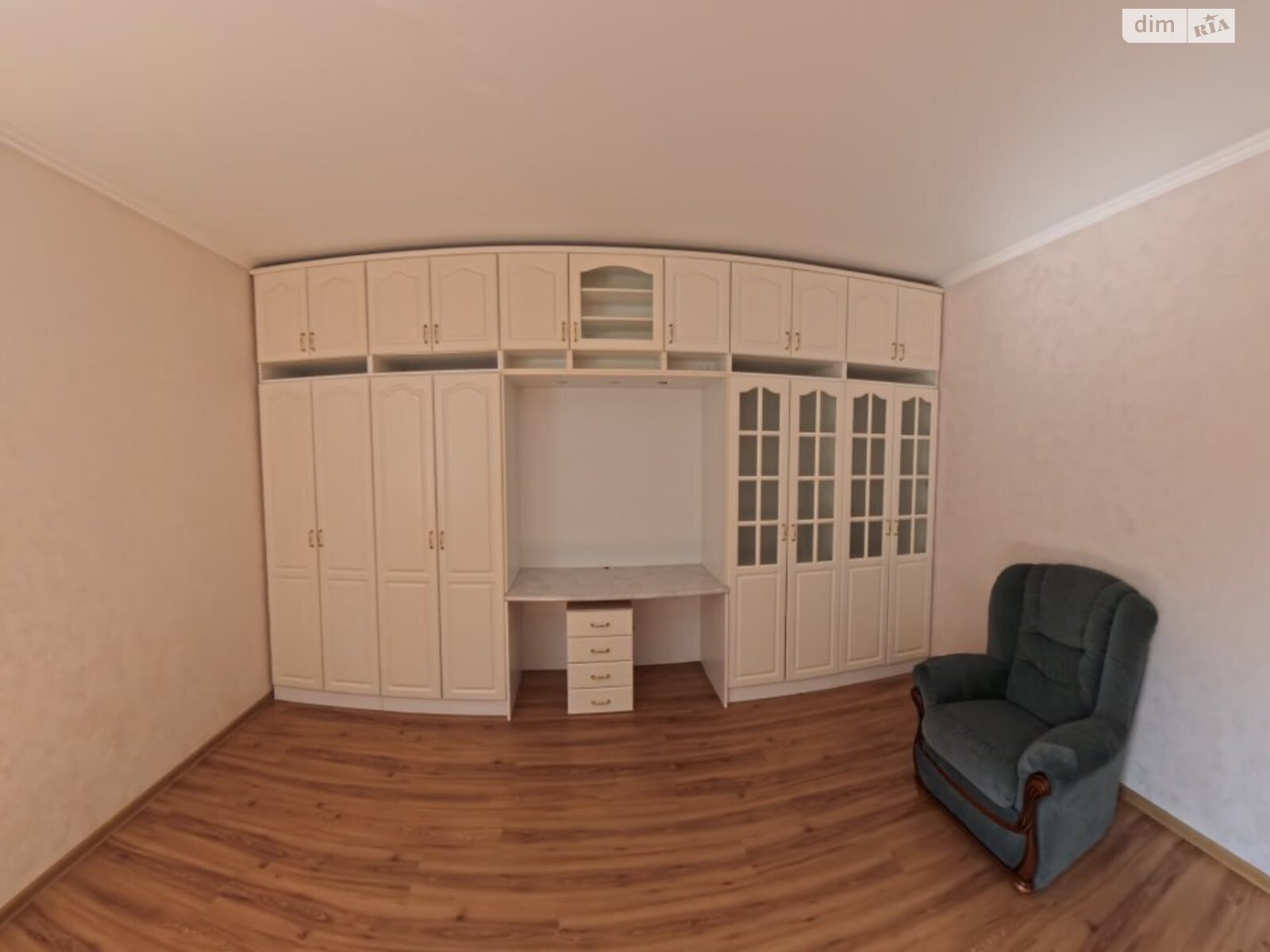 двоповерховий будинок з верандою, 670 кв. м, цегла. Продаж у Крюківщині фото 1 двоповерховий будинок з верандою, 670 кв. м, цегла. Продаж у Крюківщині фото 1