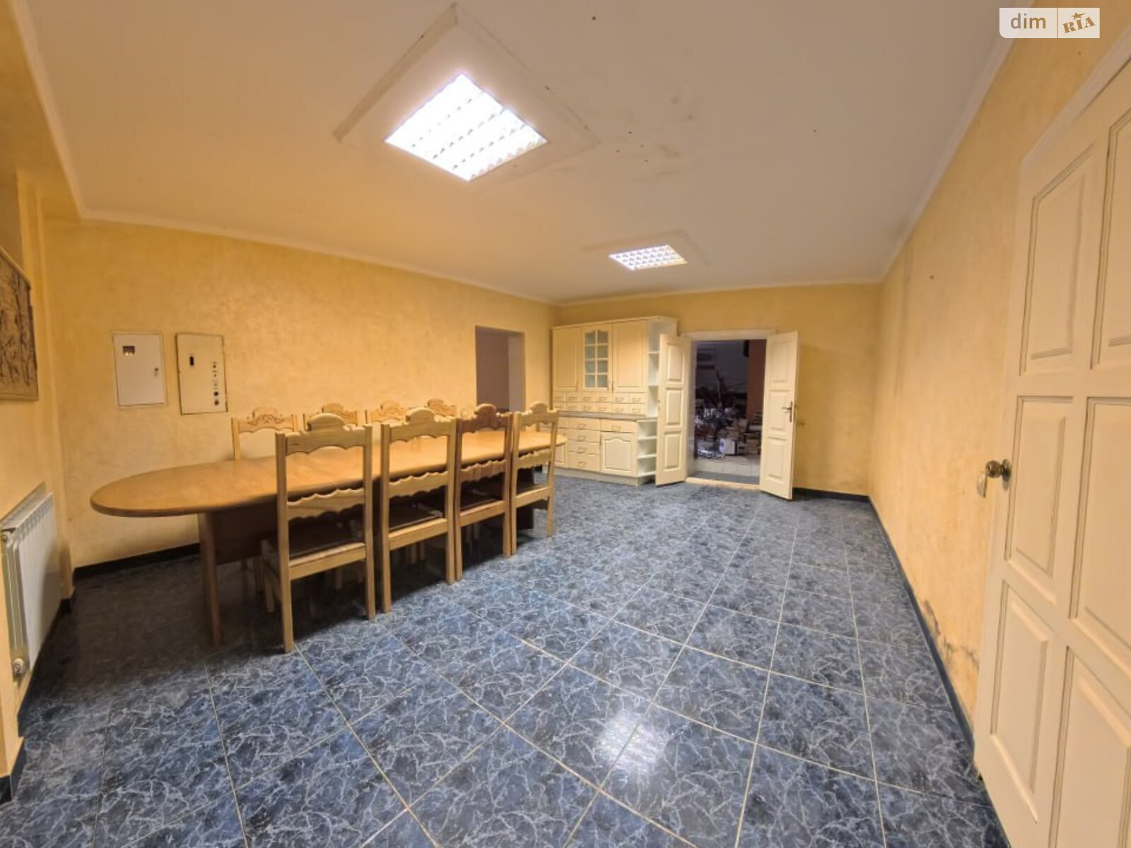 двоповерховий будинок з верандою, 670 кв. м, цегла. Продаж у Крюківщині фото 1 двоповерховий будинок з верандою, 670 кв. м, цегла. Продаж у Крюківщині фото 1