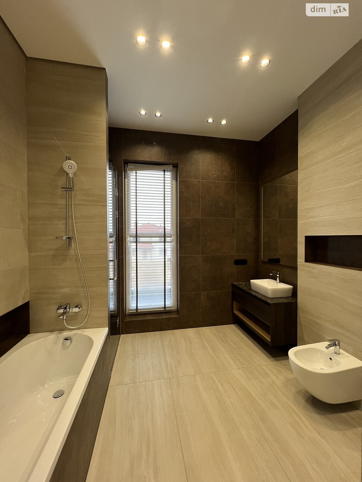 двоповерховий будинок, 180 кв. м, цегла. Продаж у Крюківщині фото 1 двоповерховий будинок, 180 кв. м, цегла. Продаж у Крюківщині фото 1