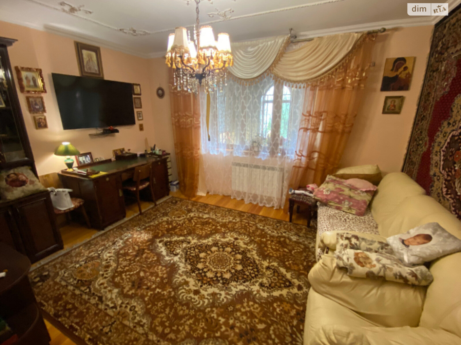 трехэтажный дом с ремонтом, 431.4 кв. м, кирпич. Продажа в Куликове фото 1