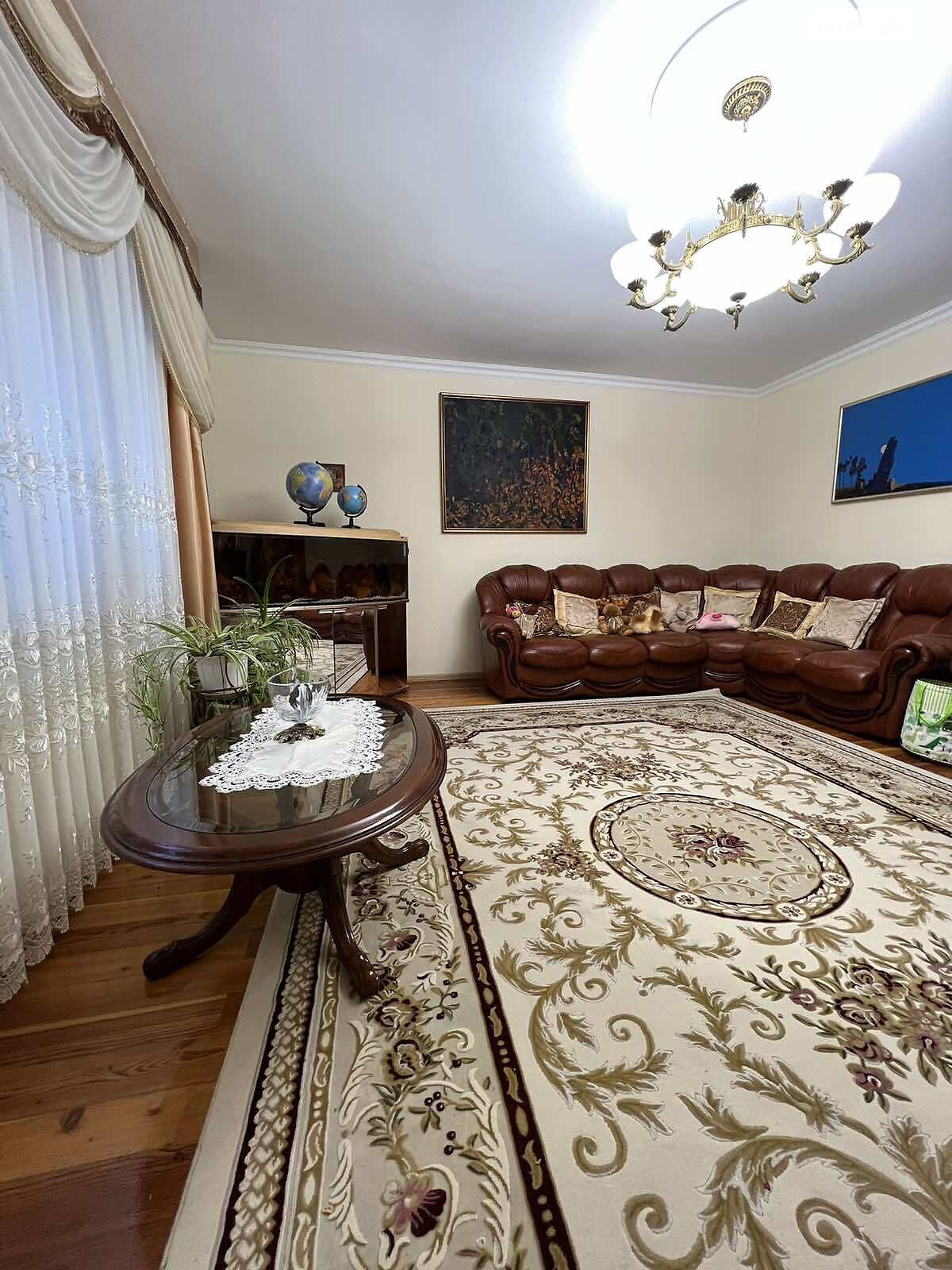 триповерховий будинок з гаражем, 249.2 кв. м, кирпич. Продаж у Куликові фото 1