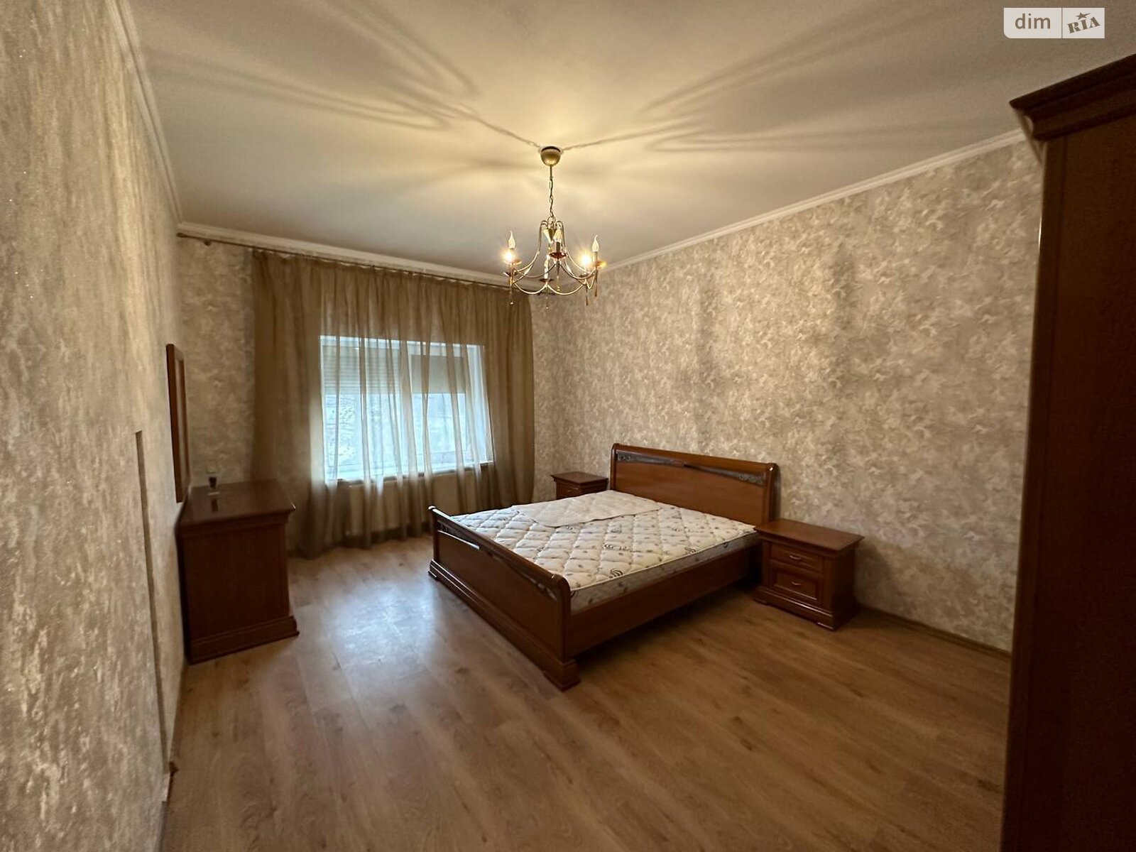 двухэтажный дом с гаражом, 326.2 кв. м, шлакоблок. Продажа в Куриловке фото 1