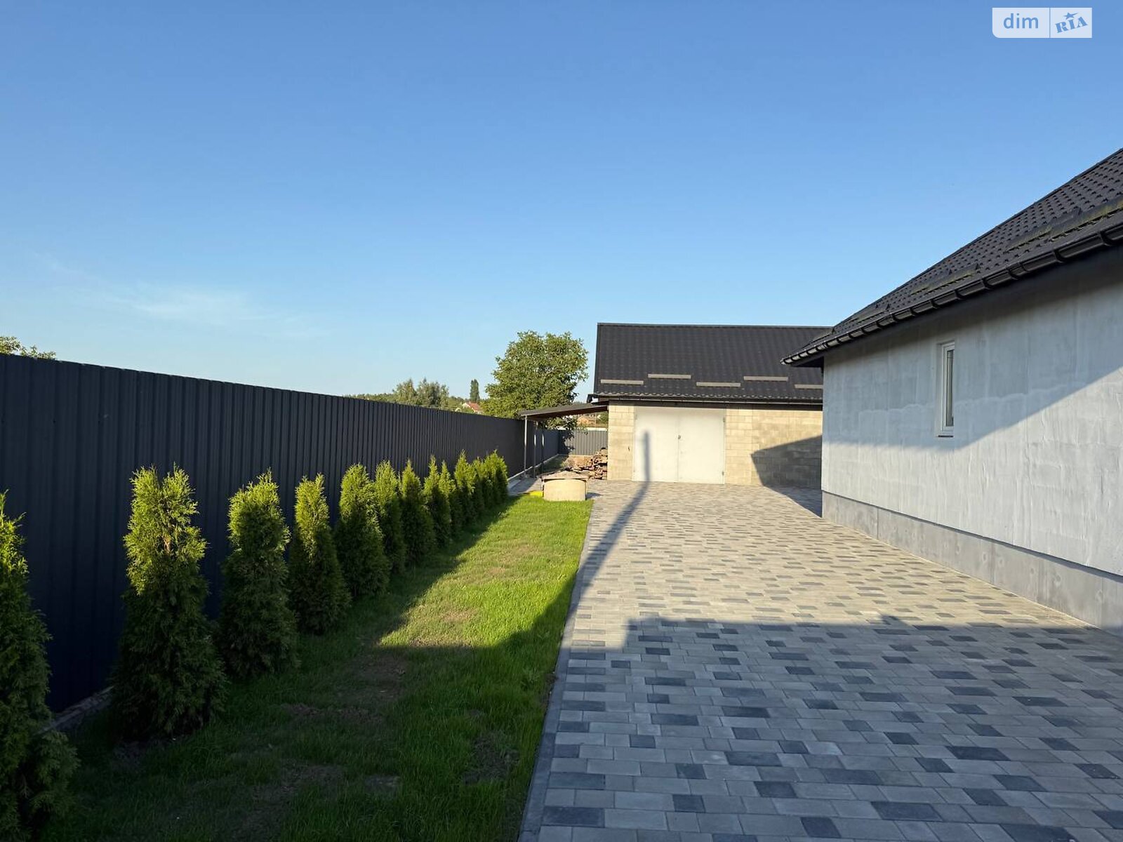 одноэтажный дом с гаражом, 89.3 кв. м, монолит. Продажа в Кустине район Центр фото 1 одноэтажный дом с гаражом, 89.3 кв. м, монолит. Продажа в Кустине район Центр фото 1
