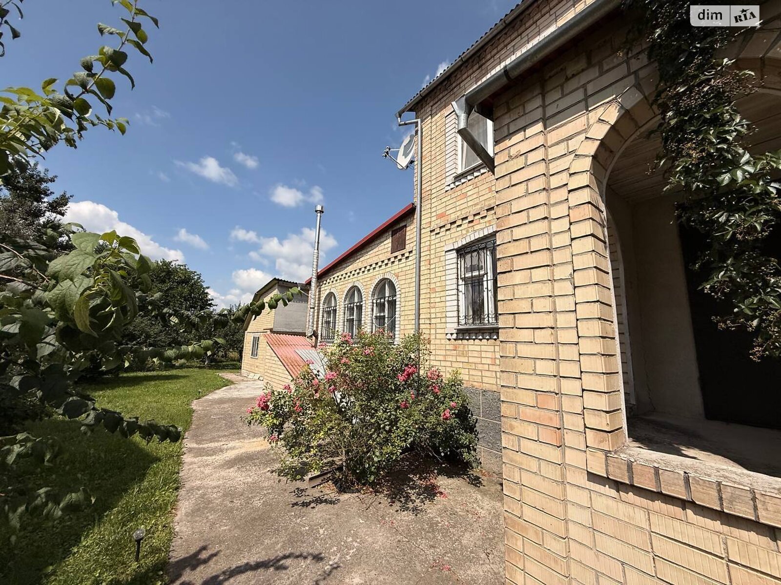 триповерховий будинок з опаленням, 360 кв. м, цегла. Продаж у Куйбишеві (нов. Покровському) фото 1