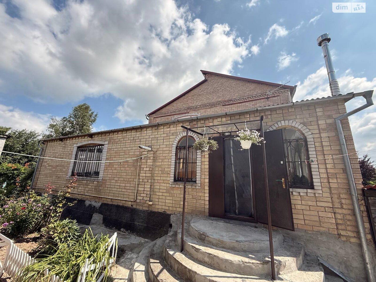 триповерховий будинок з опаленням, 360 кв. м, цегла. Продаж у Куйбишеві (нов. Покровському) фото 1