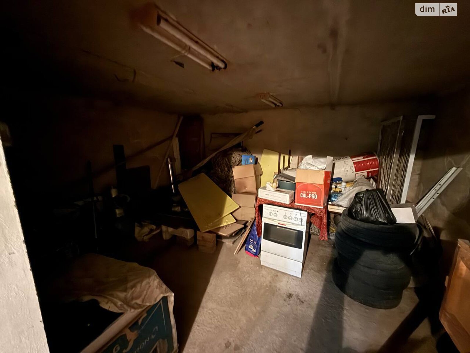 триповерховий будинок з опаленням, 360 кв. м, цегла. Продаж у Куйбишеві (нов. Покровському) фото 1