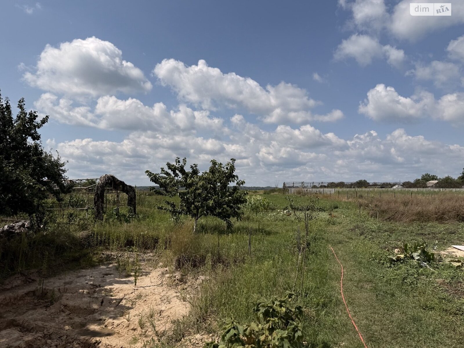 триповерховий будинок з опаленням, 360 кв. м, цегла. Продаж у Куйбишеві (нов. Покровському) фото 1