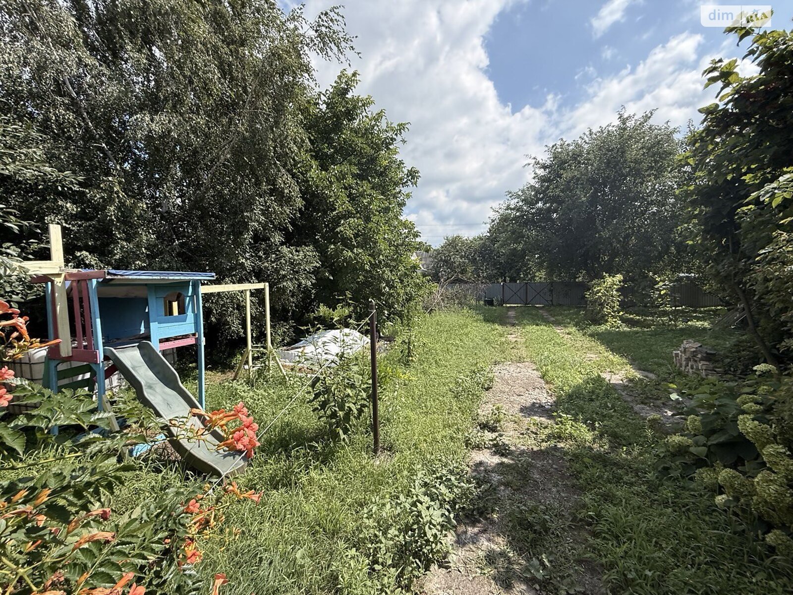 триповерховий будинок з опаленням, 360 кв. м, цегла. Продаж у Куйбишеві (нов. Покровському) фото 1