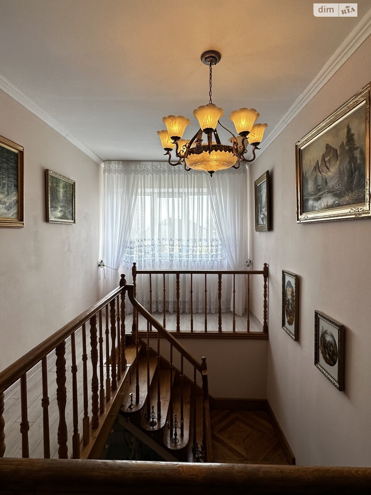 трехэтажный дом с верандой, 450 кв. м, кирпич. Продажа в Лапаевке фото 1 трехэтажный дом с верандой, 450 кв. м, кирпич. Продажа в Лапаевке фото 1