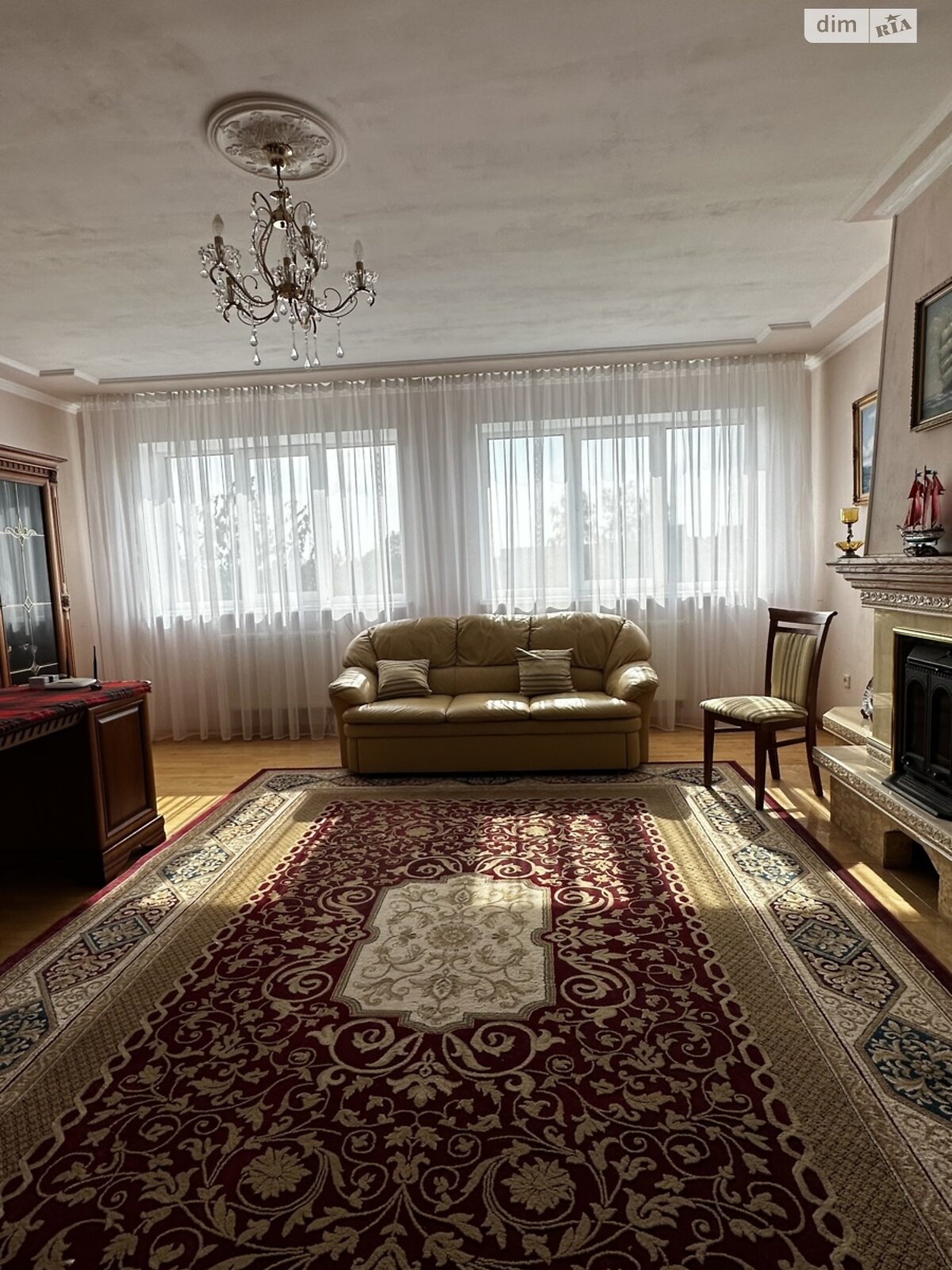 трехэтажный дом с верандой, 450 кв. м, кирпич. Продажа в Лапаевке фото 1 трехэтажный дом с верандой, 450 кв. м, кирпич. Продажа в Лапаевке фото 1