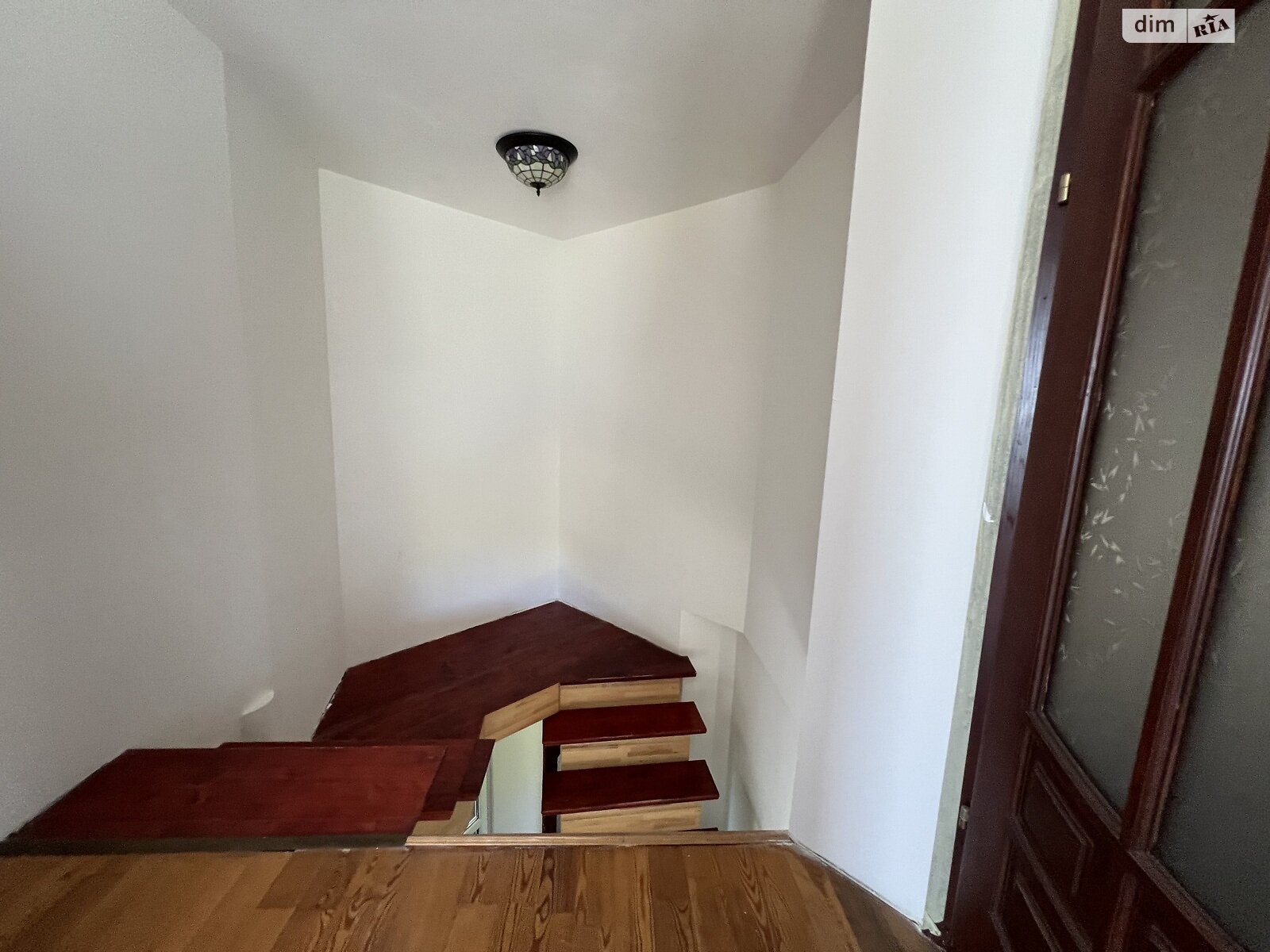 двухэтажный дом с отоплением, 263.7 кв. м, кирпич. Продажа в Лавках фото 1