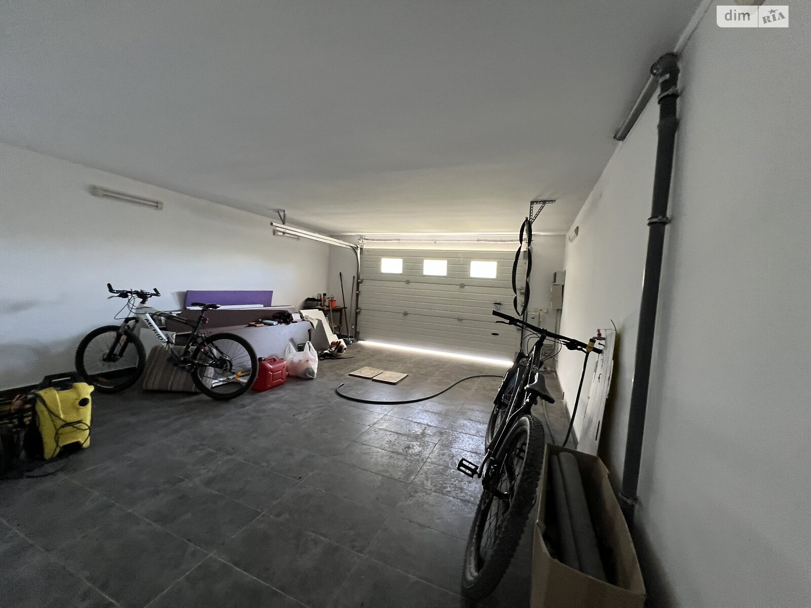двухэтажный дом с отоплением, 263.7 кв. м, кирпич. Продажа в Лавках фото 1
