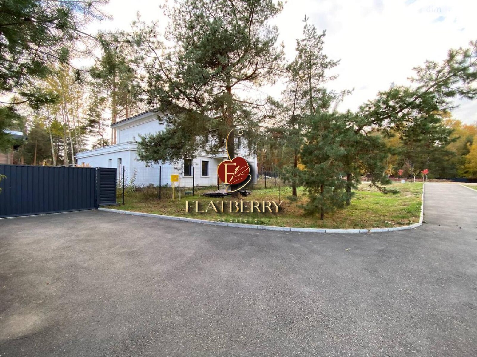 двухэтажный дом, 310 кв. м, кирпич. Продажа в Лебедевке фото 1 двухэтажный дом, 310 кв. м, кирпич. Продажа в Лебедевке фото 1