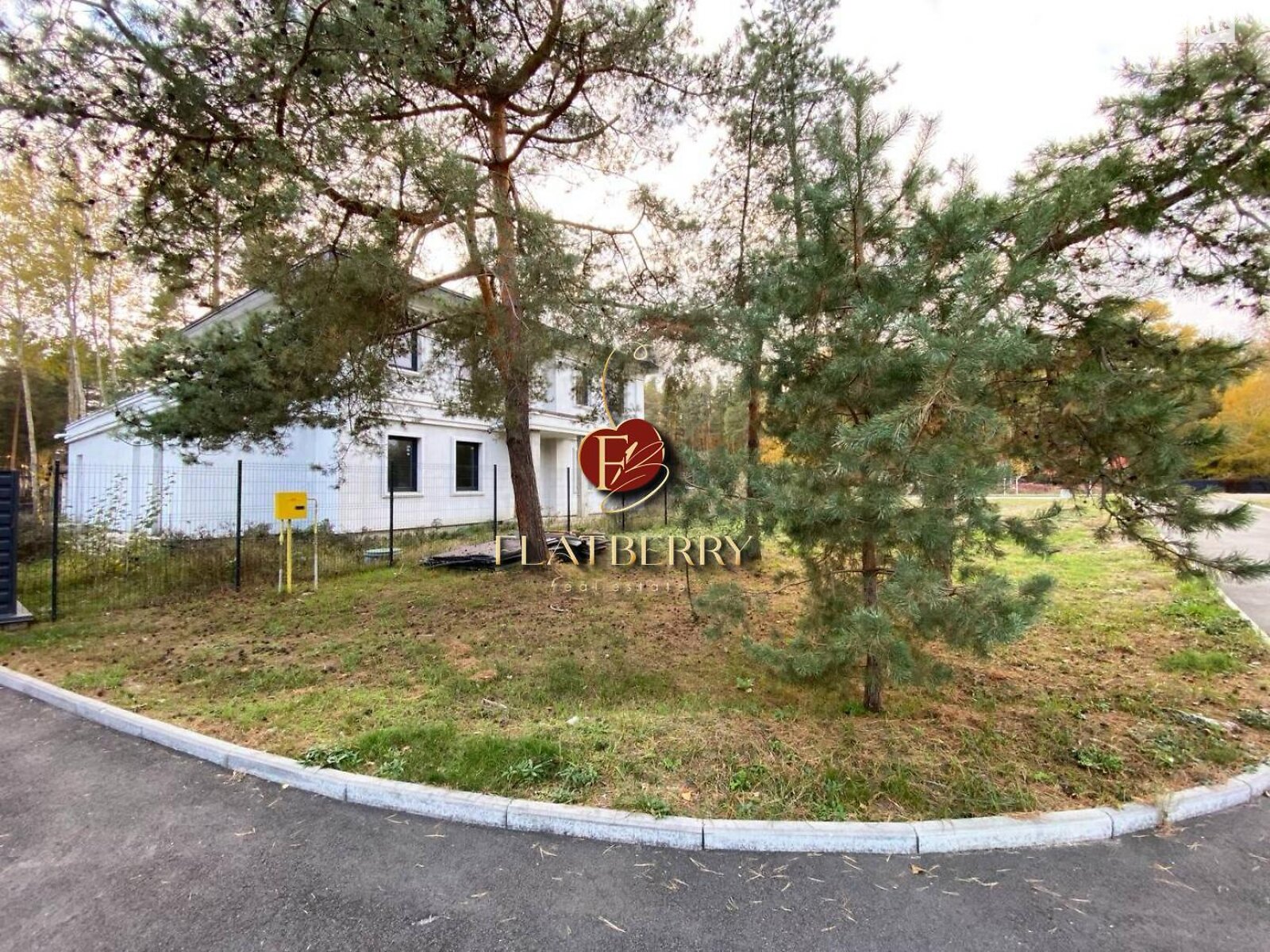 двухэтажный дом, 310 кв. м, кирпич. Продажа в Лебедевке фото 1 двухэтажный дом, 310 кв. м, кирпич. Продажа в Лебедевке фото 1