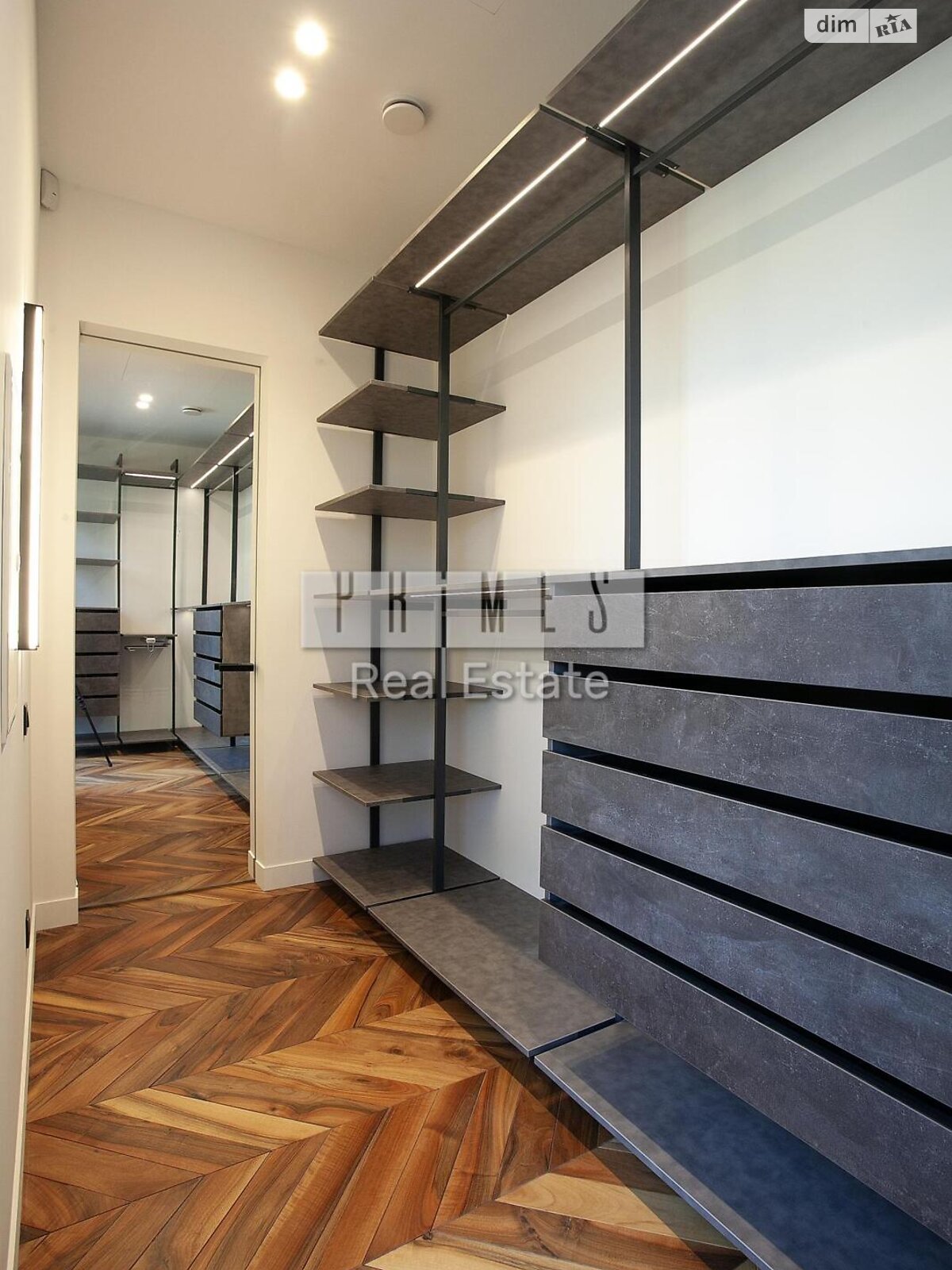 двухэтажный дом с балконом, 300 кв. м, кирпич. Продажа в Лебедевке фото 1 двухэтажный дом с балконом, 300 кв. м, кирпич. Продажа в Лебедевке фото 1