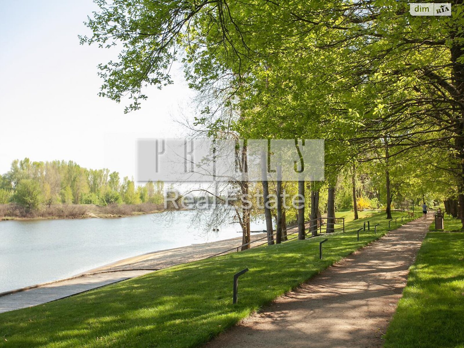 двухэтажный дом с балконом, 300 кв. м, кирпич. Продажа в Лебедевке фото 1 двухэтажный дом с балконом, 300 кв. м, кирпич. Продажа в Лебедевке фото 1