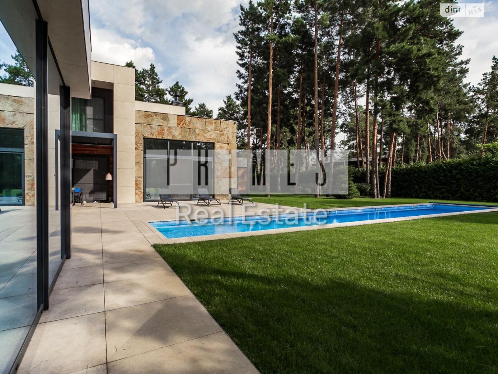 двухэтажный дом с верандой, 450 кв. м, кирпич. Продажа в Лебедевке фото 1 двухэтажный дом с верандой, 450 кв. м, кирпич. Продажа в Лебедевке фото 1