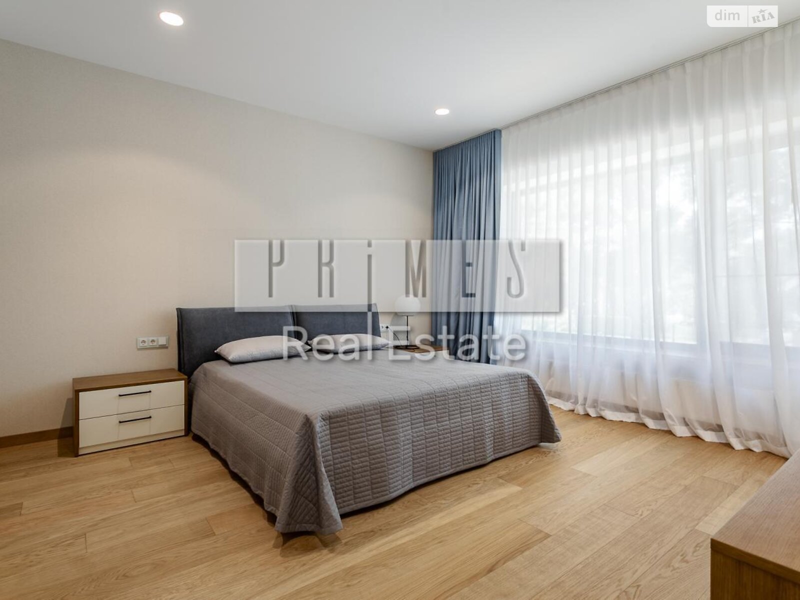 двухэтажный дом с верандой, 450 кв. м, кирпич. Продажа в Лебедевке фото 1 двухэтажный дом с верандой, 450 кв. м, кирпич. Продажа в Лебедевке фото 1