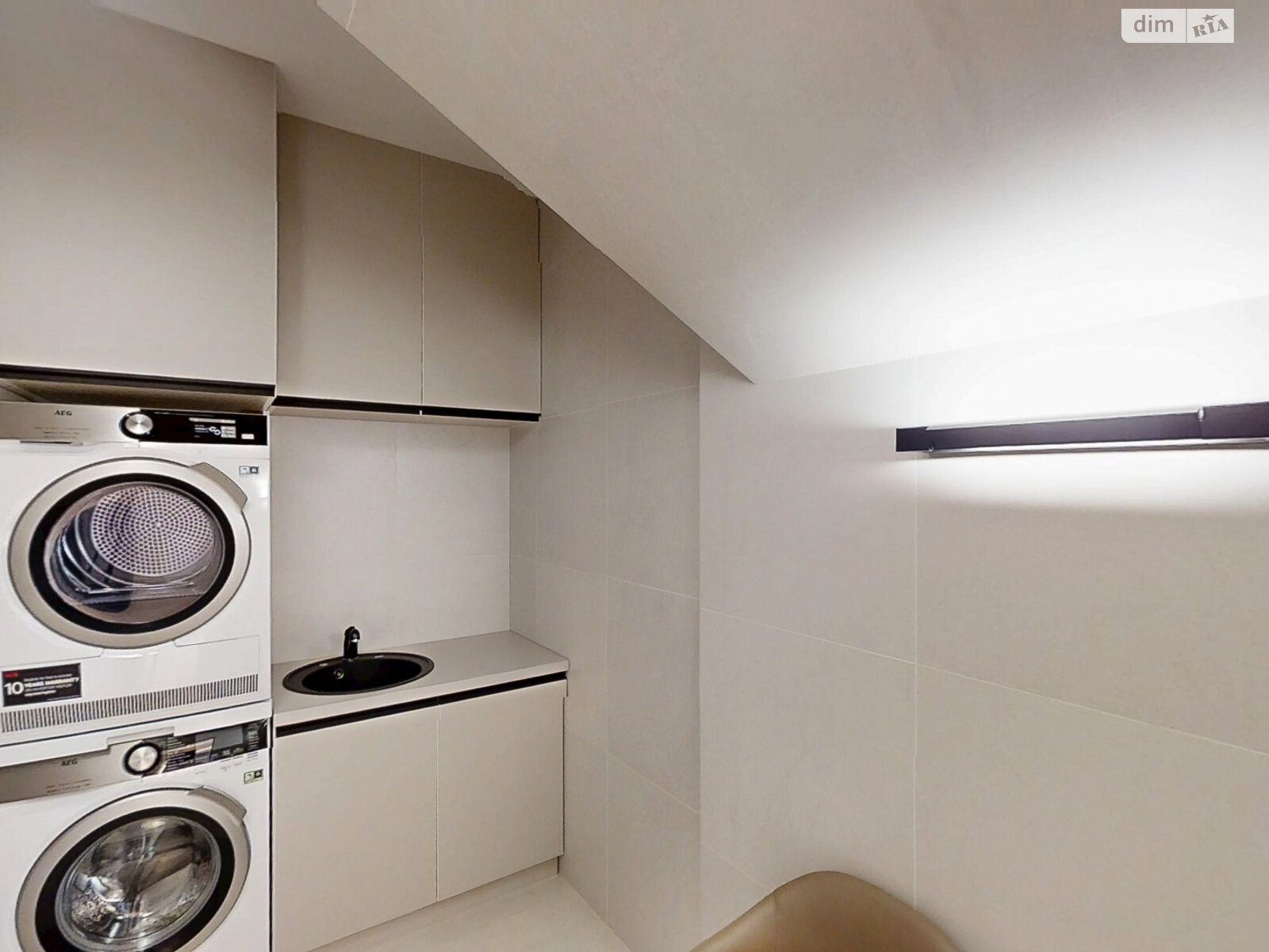 двухэтажный дом с гаражом, 406 кв. м, кирпич. Продажа в Лебедевке фото 1 двухэтажный дом с гаражом, 406 кв. м, кирпич. Продажа в Лебедевке фото 1