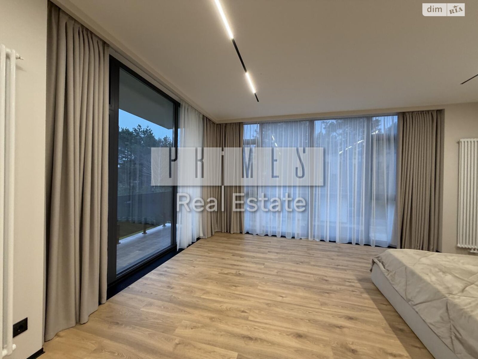 двоповерховий будинок з гаражем, 1200 кв. м, цегла. Продаж у Лебедівці фото 1 двоповерховий будинок з гаражем, 1200 кв. м, цегла. Продаж у Лебедівці фото 1