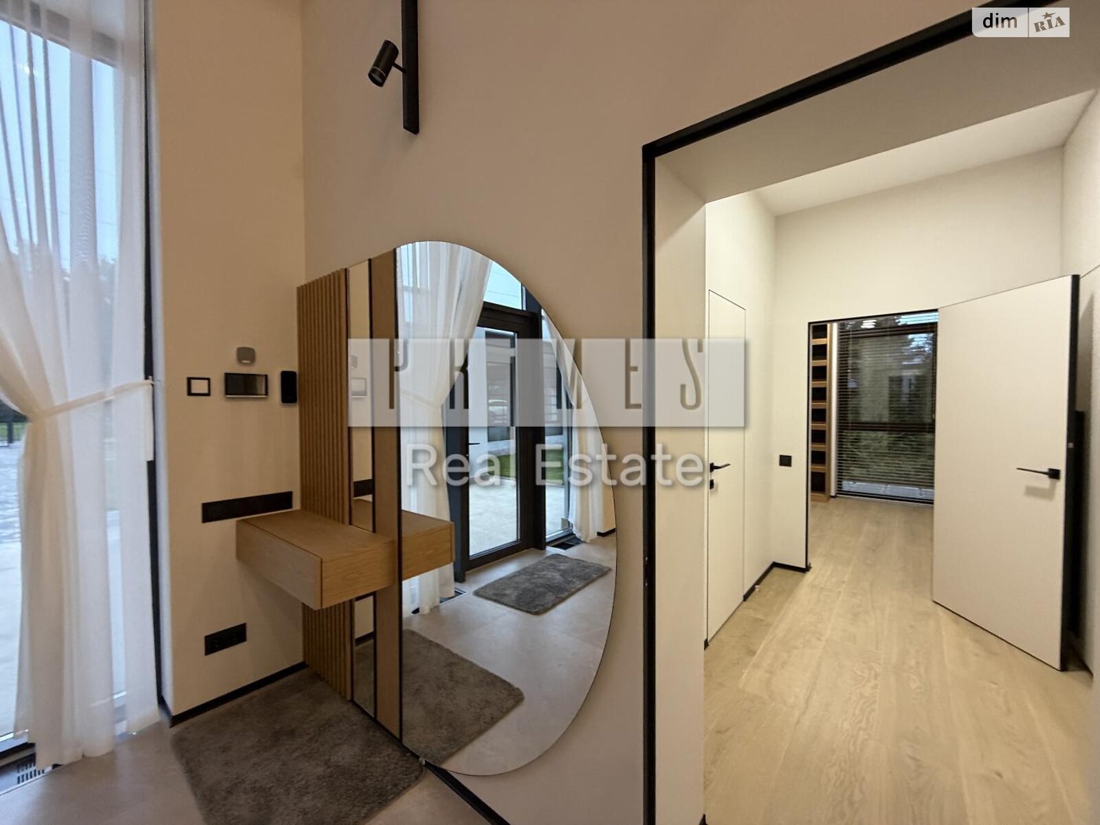 двоповерховий будинок з гаражем, 1200 кв. м, цегла. Продаж у Лебедівці фото 1 двоповерховий будинок з гаражем, 1200 кв. м, цегла. Продаж у Лебедівці фото 1