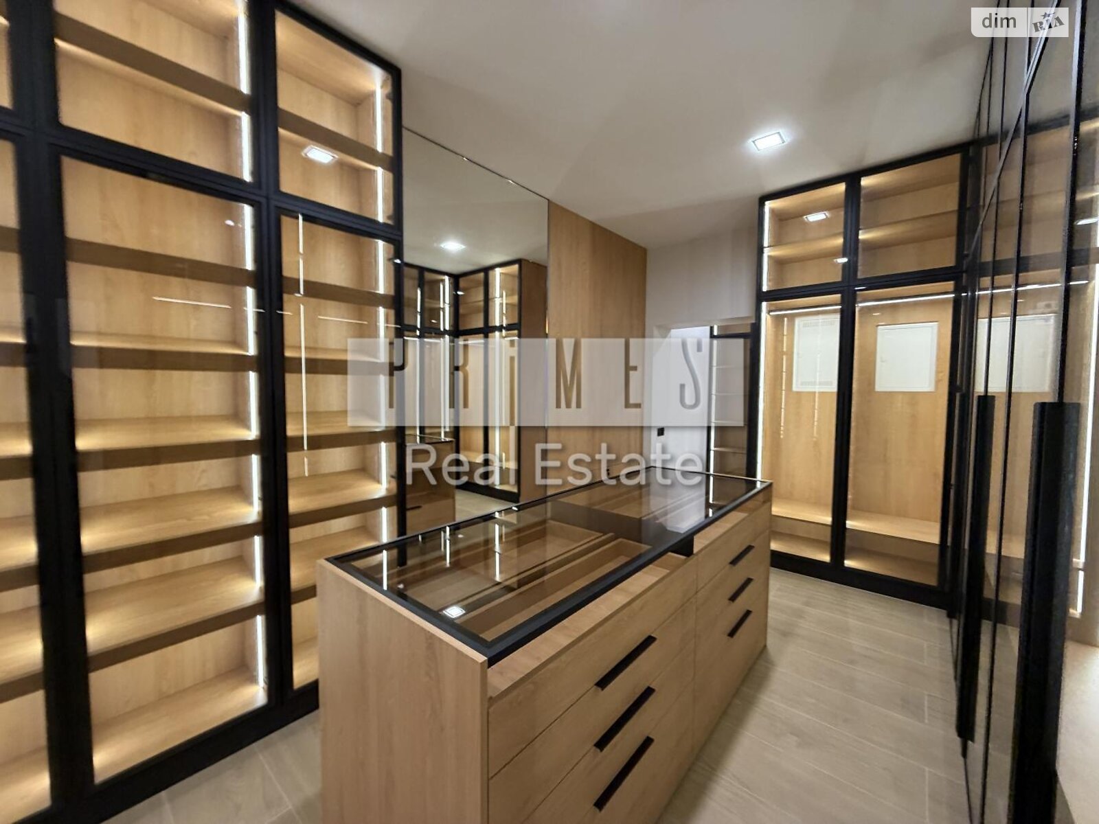 двоповерховий будинок з гаражем, 1200 кв. м, цегла. Продаж у Лебедівці фото 1 двоповерховий будинок з гаражем, 1200 кв. м, цегла. Продаж у Лебедівці фото 1