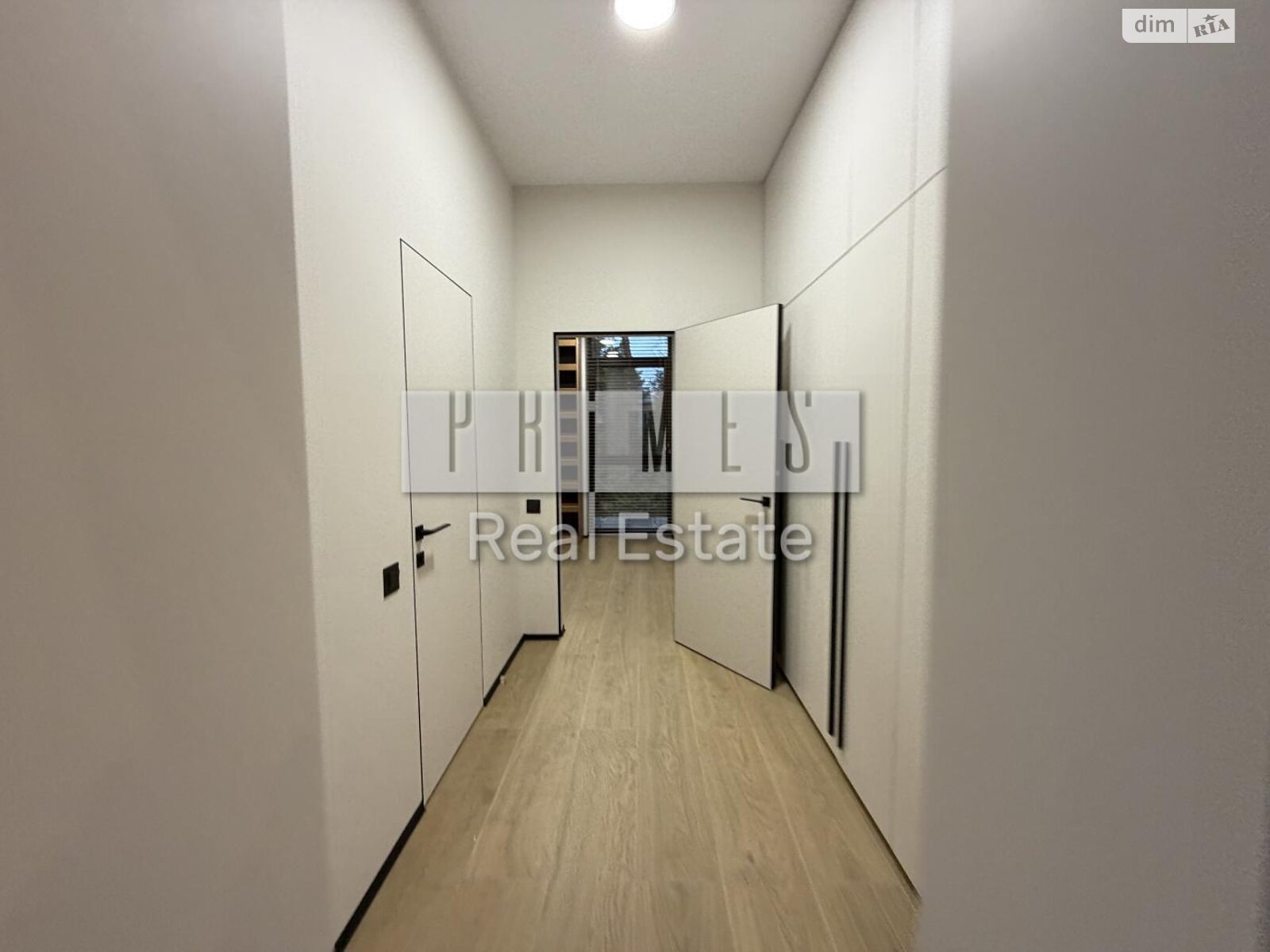 двоповерховий будинок з гаражем, 1200 кв. м, цегла. Продаж у Лебедівці фото 1 двоповерховий будинок з гаражем, 1200 кв. м, цегла. Продаж у Лебедівці фото 1