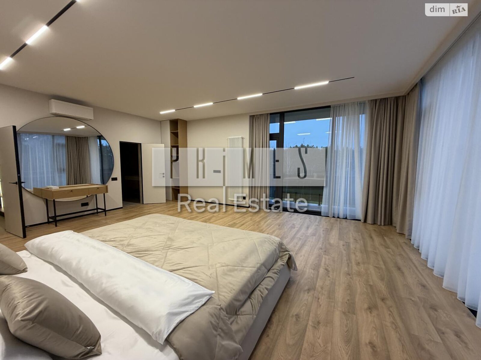 двоповерховий будинок з гаражем, 1200 кв. м, цегла. Продаж у Лебедівці фото 1 двоповерховий будинок з гаражем, 1200 кв. м, цегла. Продаж у Лебедівці фото 1