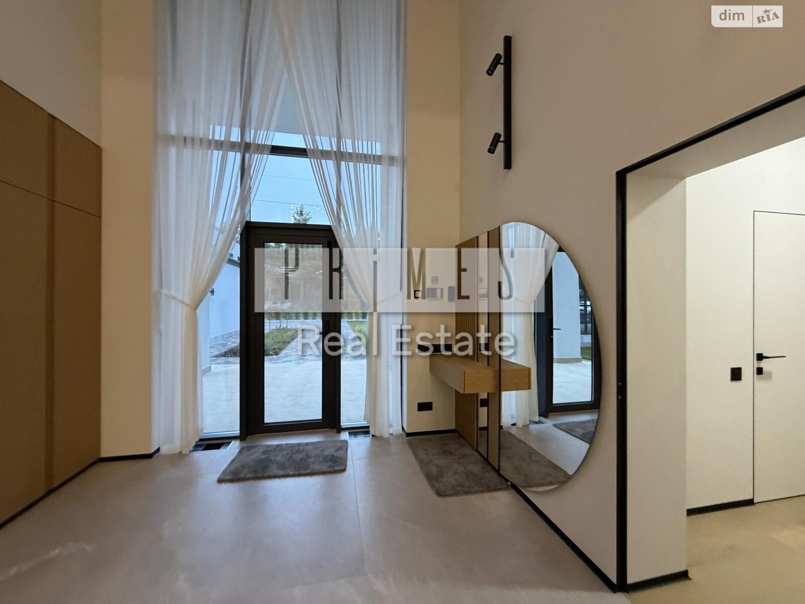 двоповерховий будинок з гаражем, 1200 кв. м, цегла. Продаж у Лебедівці фото 1 двоповерховий будинок з гаражем, 1200 кв. м, цегла. Продаж у Лебедівці фото 1