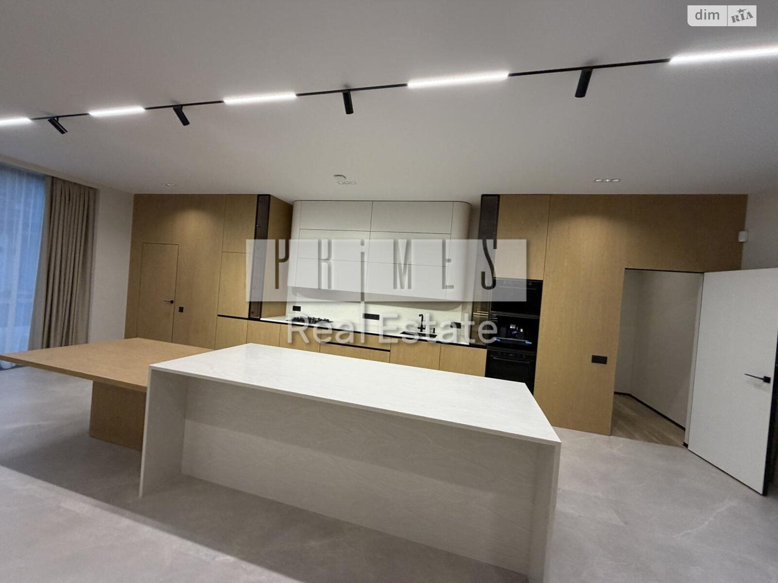 двоповерховий будинок з гаражем, 1200 кв. м, цегла. Продаж у Лебедівці фото 1 двоповерховий будинок з гаражем, 1200 кв. м, цегла. Продаж у Лебедівці фото 1