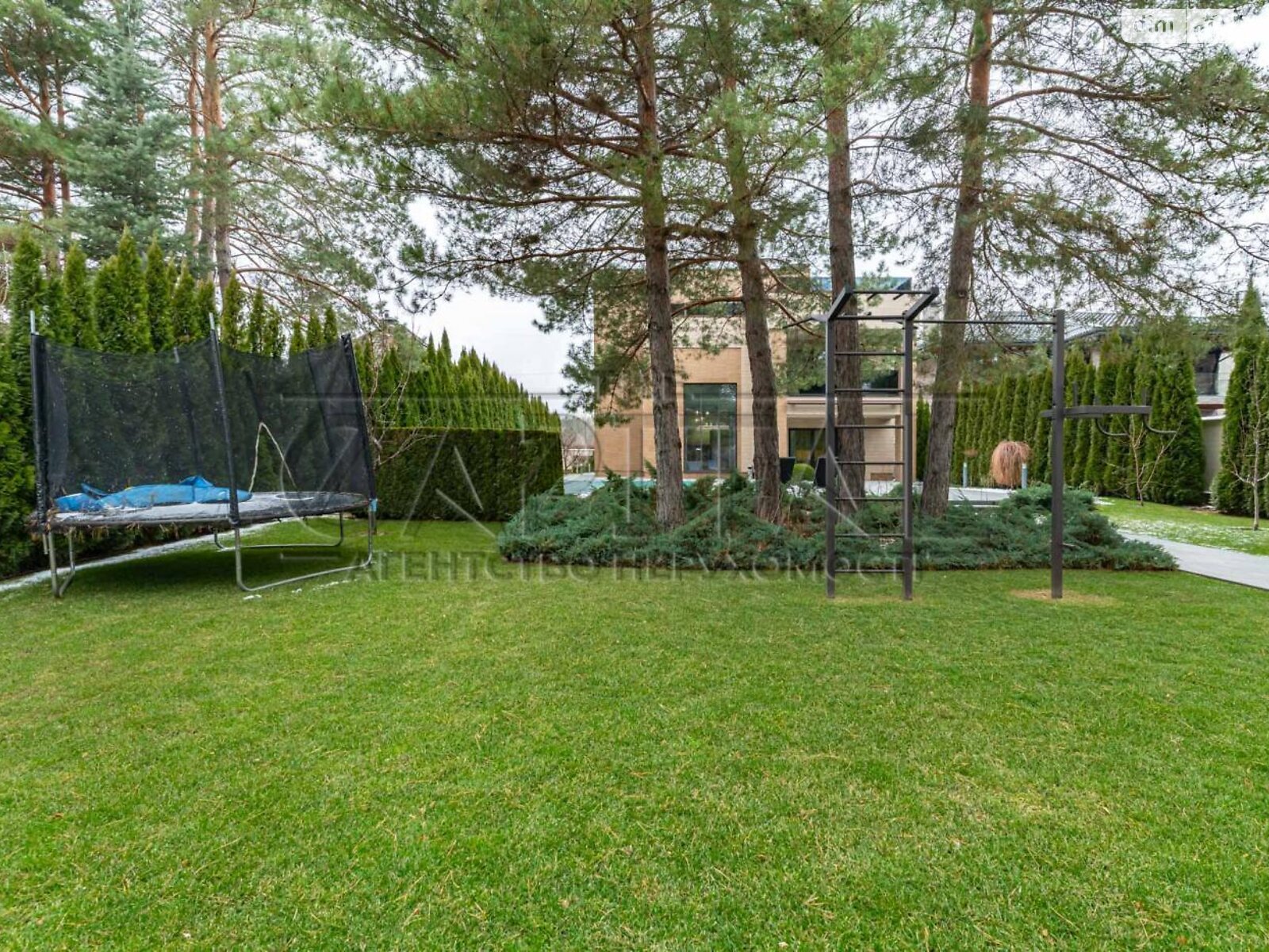 двоповерховий будинок з верандою, 235.3 кв. м, цегла. Продаж у Лебедівці фото 1 двоповерховий будинок з верандою, 235.3 кв. м, цегла. Продаж у Лебедівці фото 1