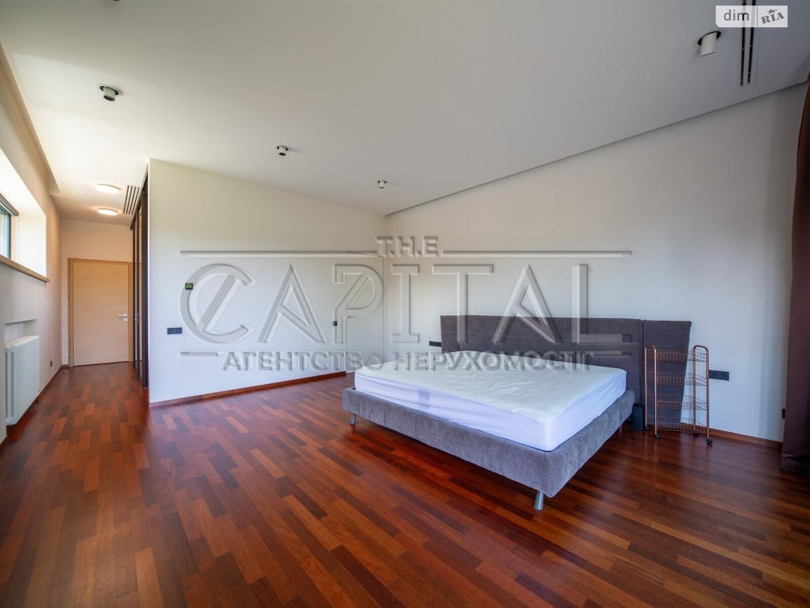 двухэтажный дом, 300 кв. м, кирпич. Продажа в Лебедевке фото 1 двухэтажный дом, 300 кв. м, кирпич. Продажа в Лебедевке фото 1