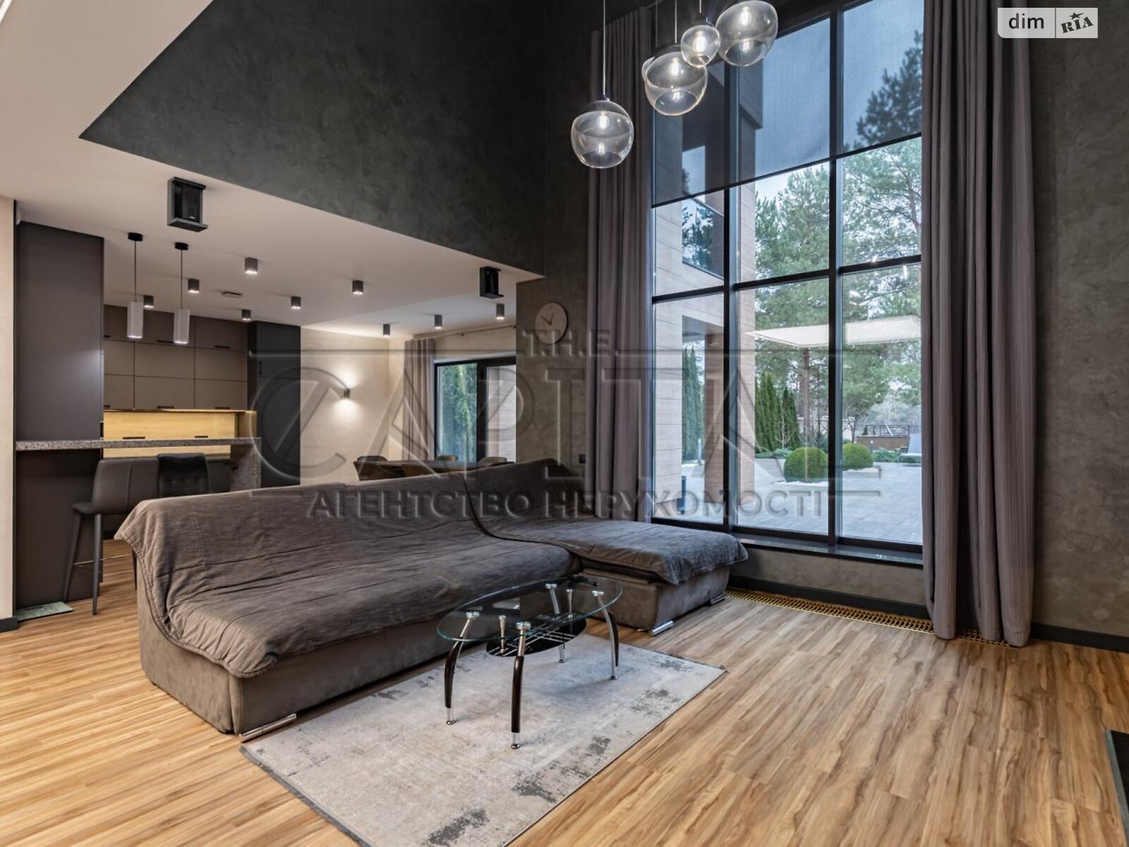 триповерховий будинок з опаленням, 235 кв. м, цегла. Продаж у Лебедівці фото 1 триповерховий будинок з опаленням, 235 кв. м, цегла. Продаж у Лебедівці фото 1