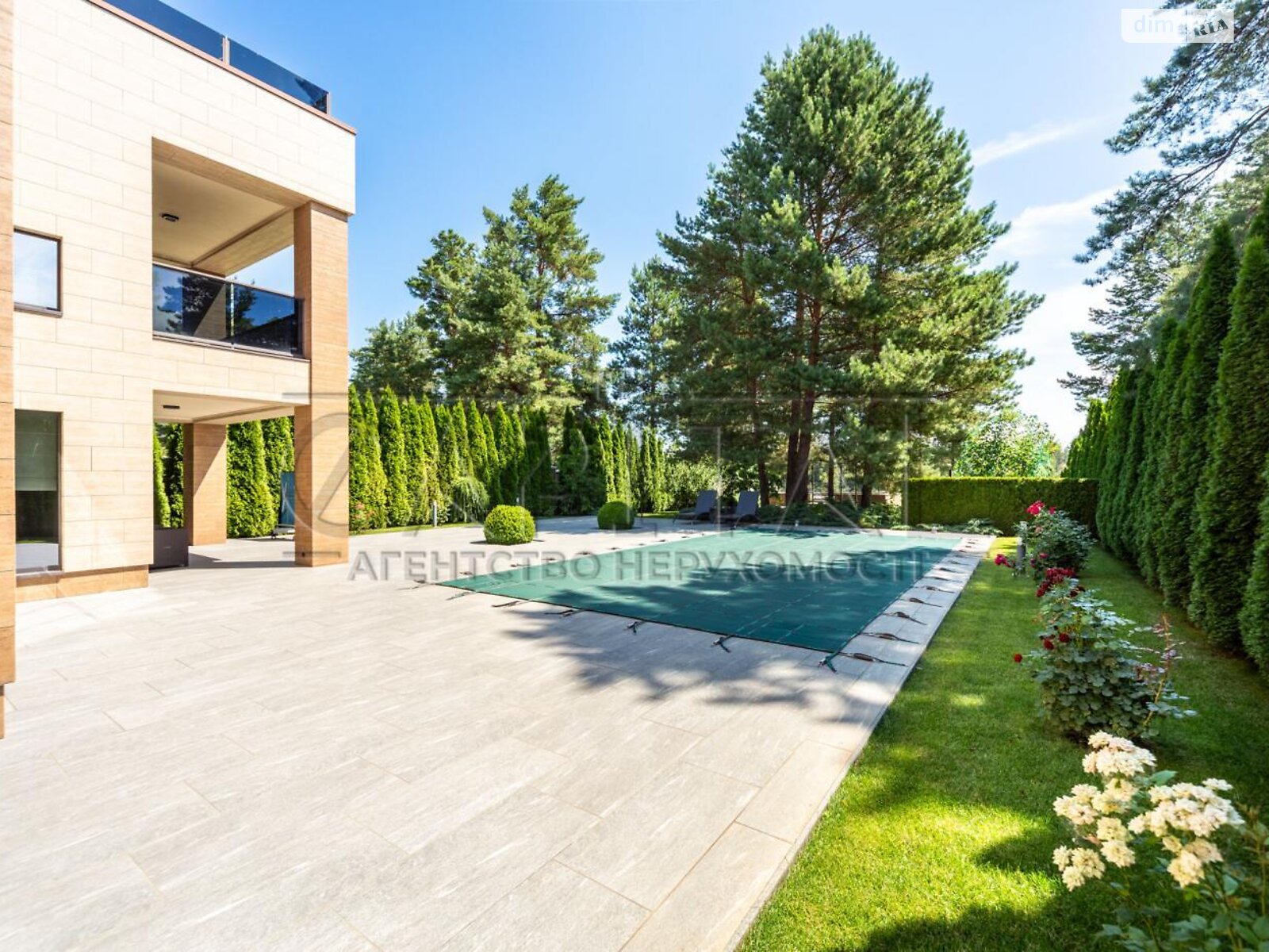 триповерховий будинок з опаленням, 235 кв. м, цегла. Продаж у Лебедівці фото 1 триповерховий будинок з опаленням, 235 кв. м, цегла. Продаж у Лебедівці фото 1