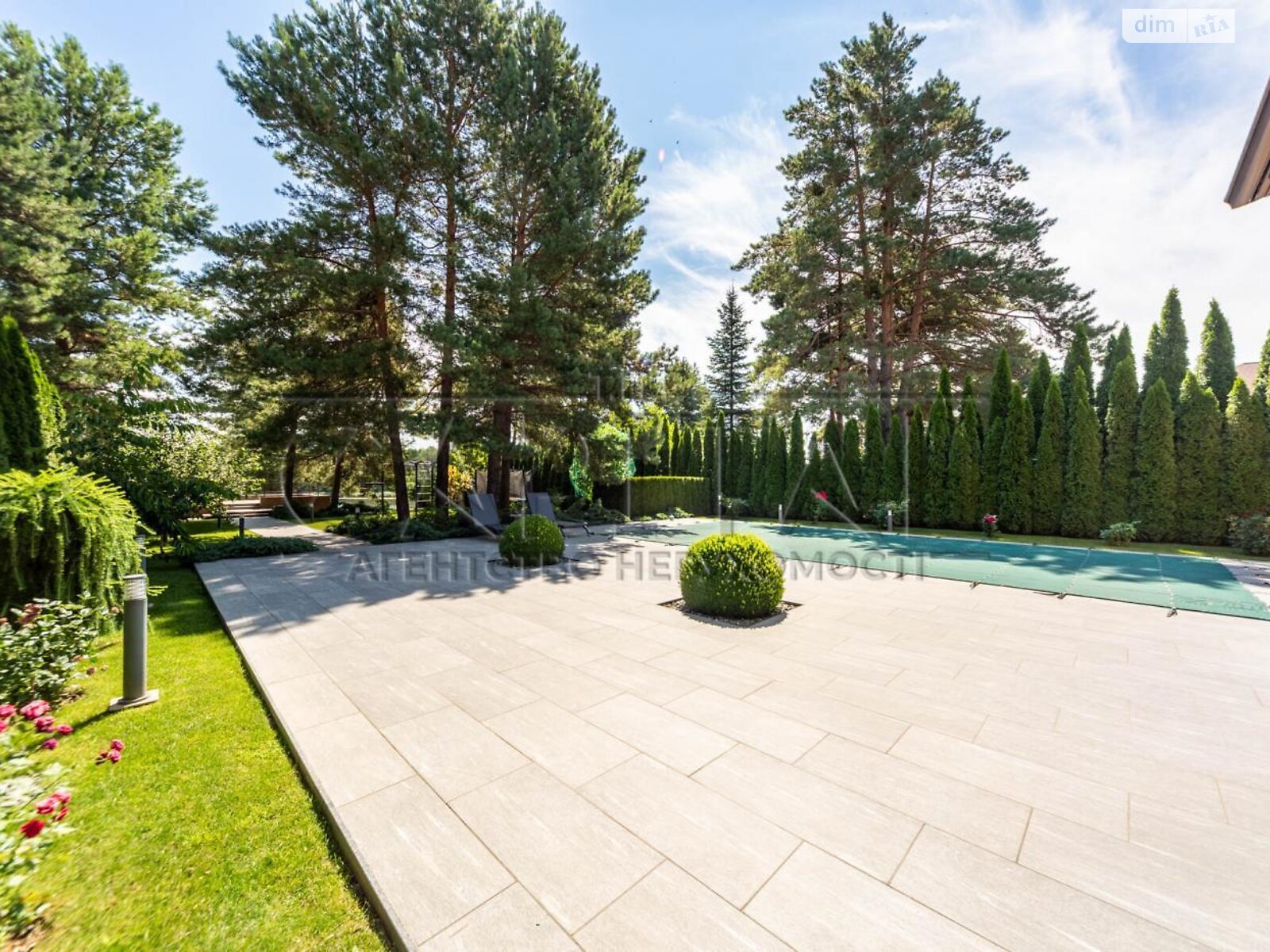 триповерховий будинок з опаленням, 235 кв. м, цегла. Продаж у Лебедівці фото 1 триповерховий будинок з опаленням, 235 кв. м, цегла. Продаж у Лебедівці фото 1