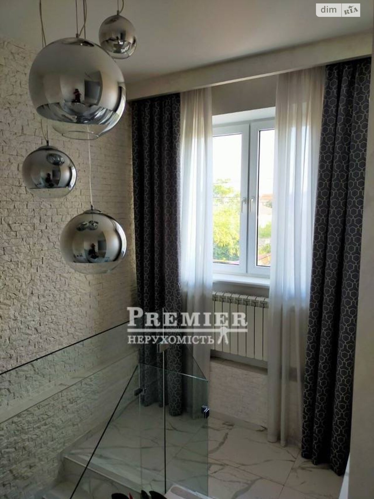 двоповерховий будинок з ремонтом, 247 кв. м, кирпич. Продаж у Лісках фото 1