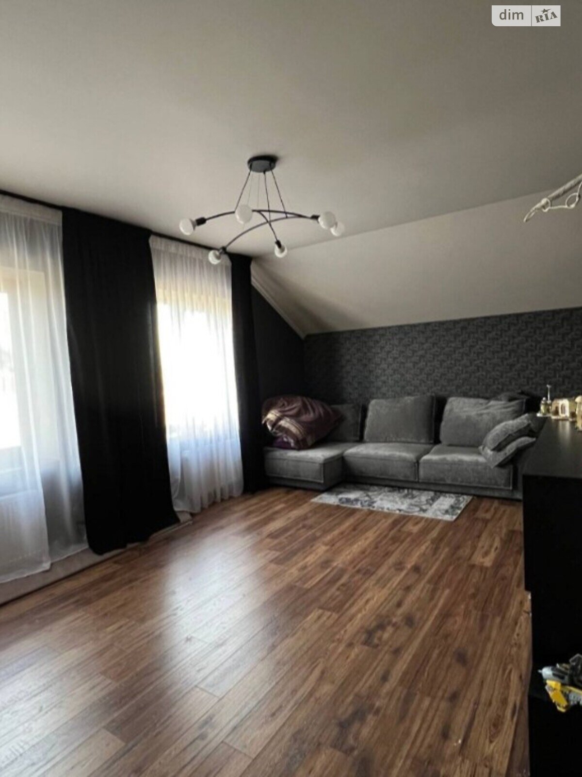 двоповерховий будинок з ремонтом, 290 кв. м, цегла. Продаж у Лісках фото 1