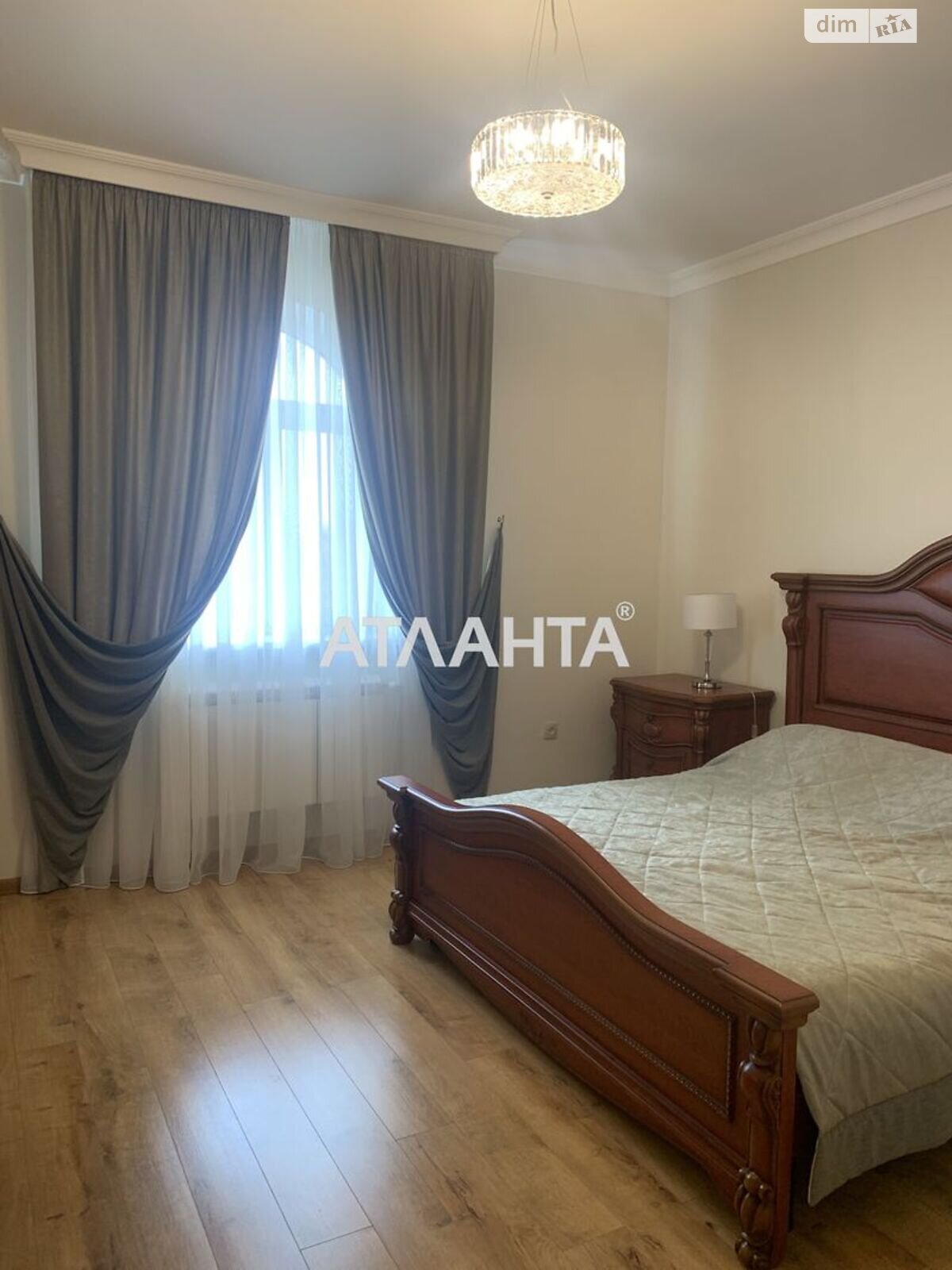 двухэтажный дом, 290 кв. м, ракушечник (ракушняк). Продажа в Лесках фото 1