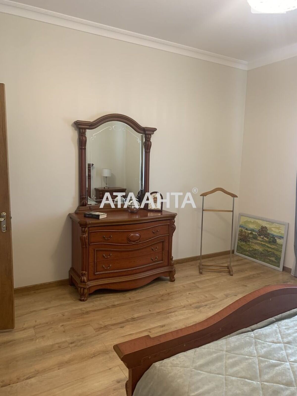 двухэтажный дом, 290 кв. м, ракушечник (ракушняк). Продажа в Лесках фото 1