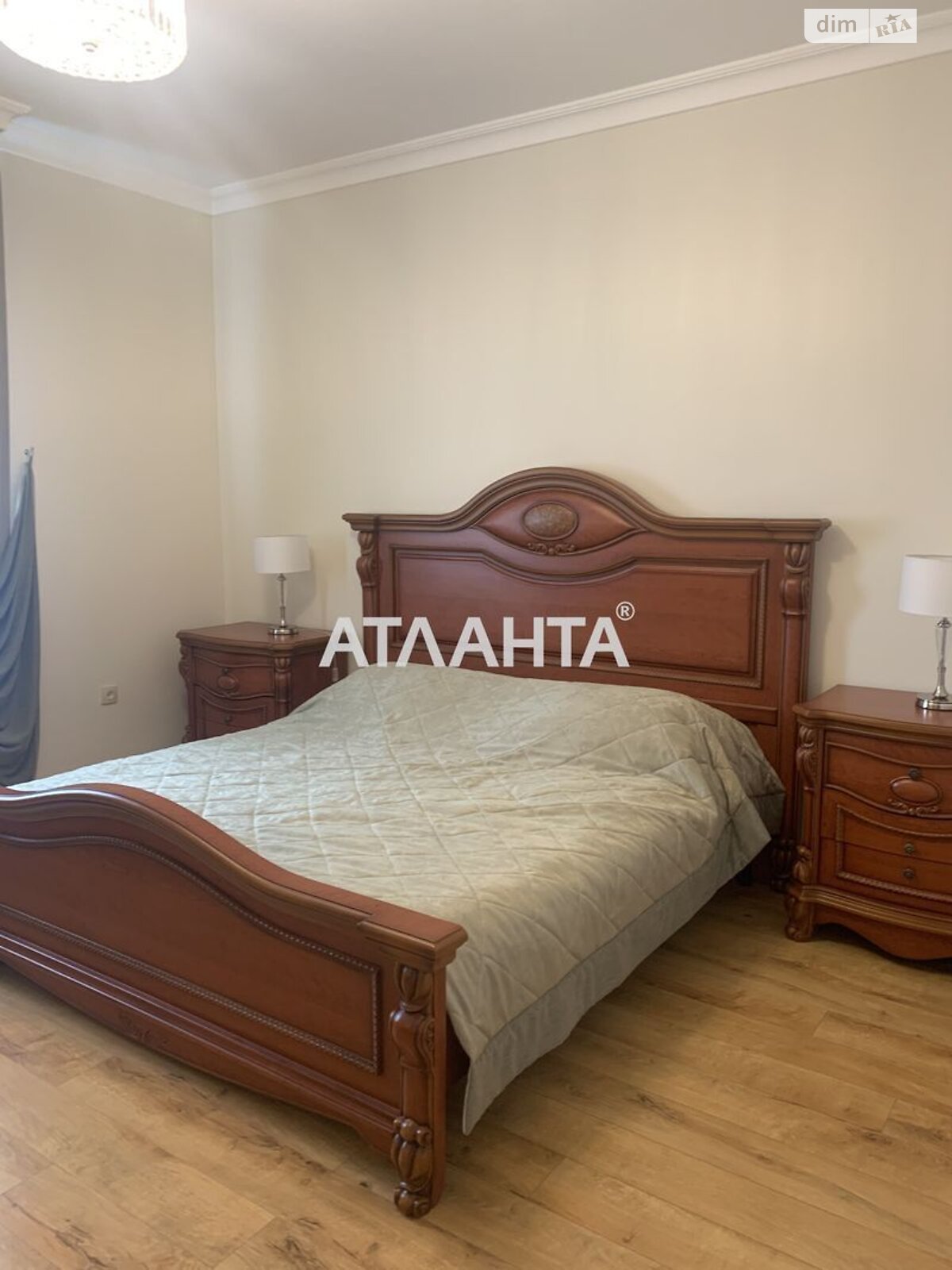 двухэтажный дом, 290 кв. м, ракушечник (ракушняк). Продажа в Лесках фото 1